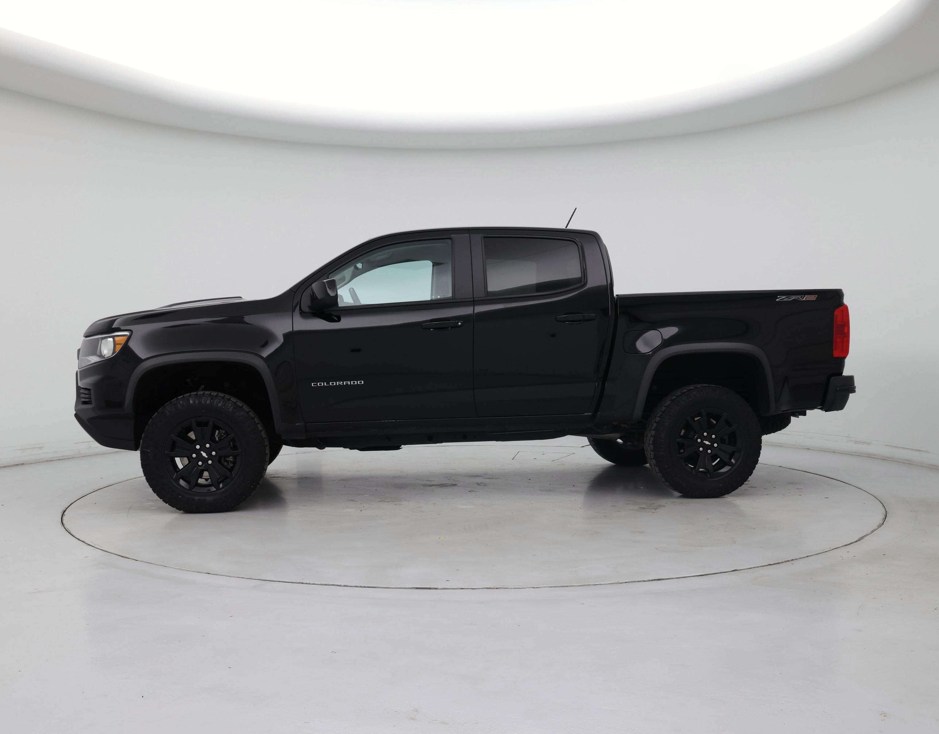 Thumbnail: 2022 Chevrolet Colorado - 3