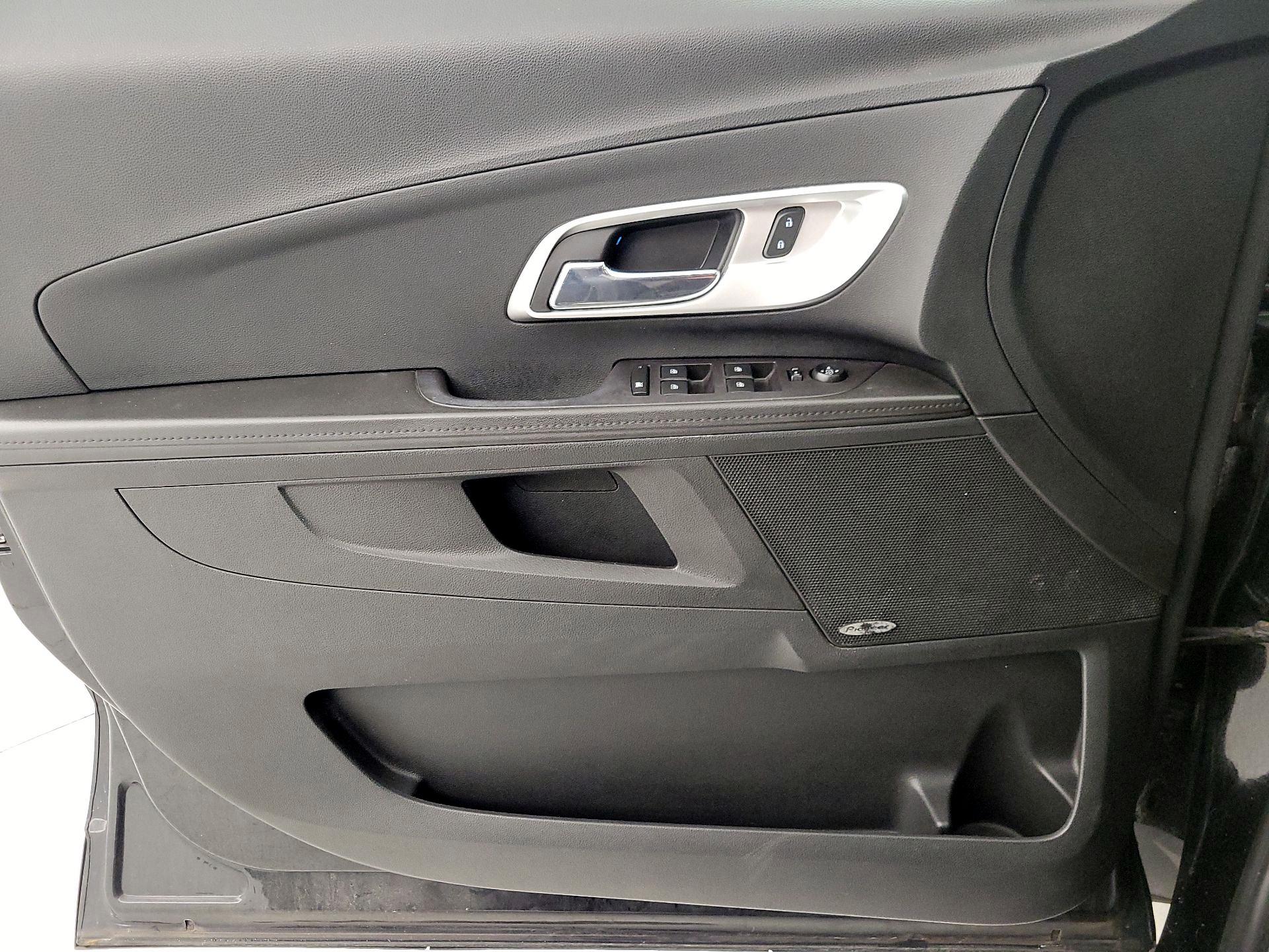 Thumbnail: 2017 Chevrolet Equinox - 12