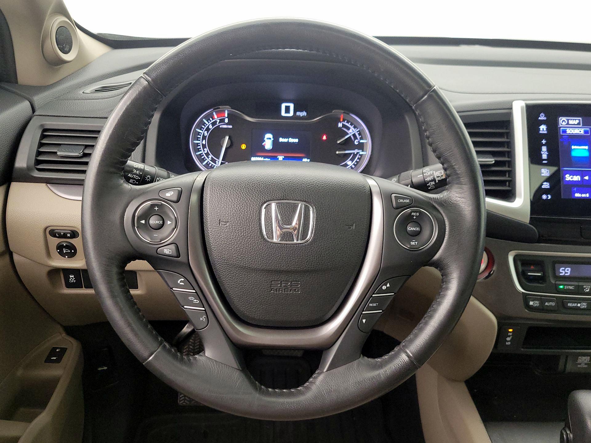 Thumbnail: 2018 Honda Pilot - 10