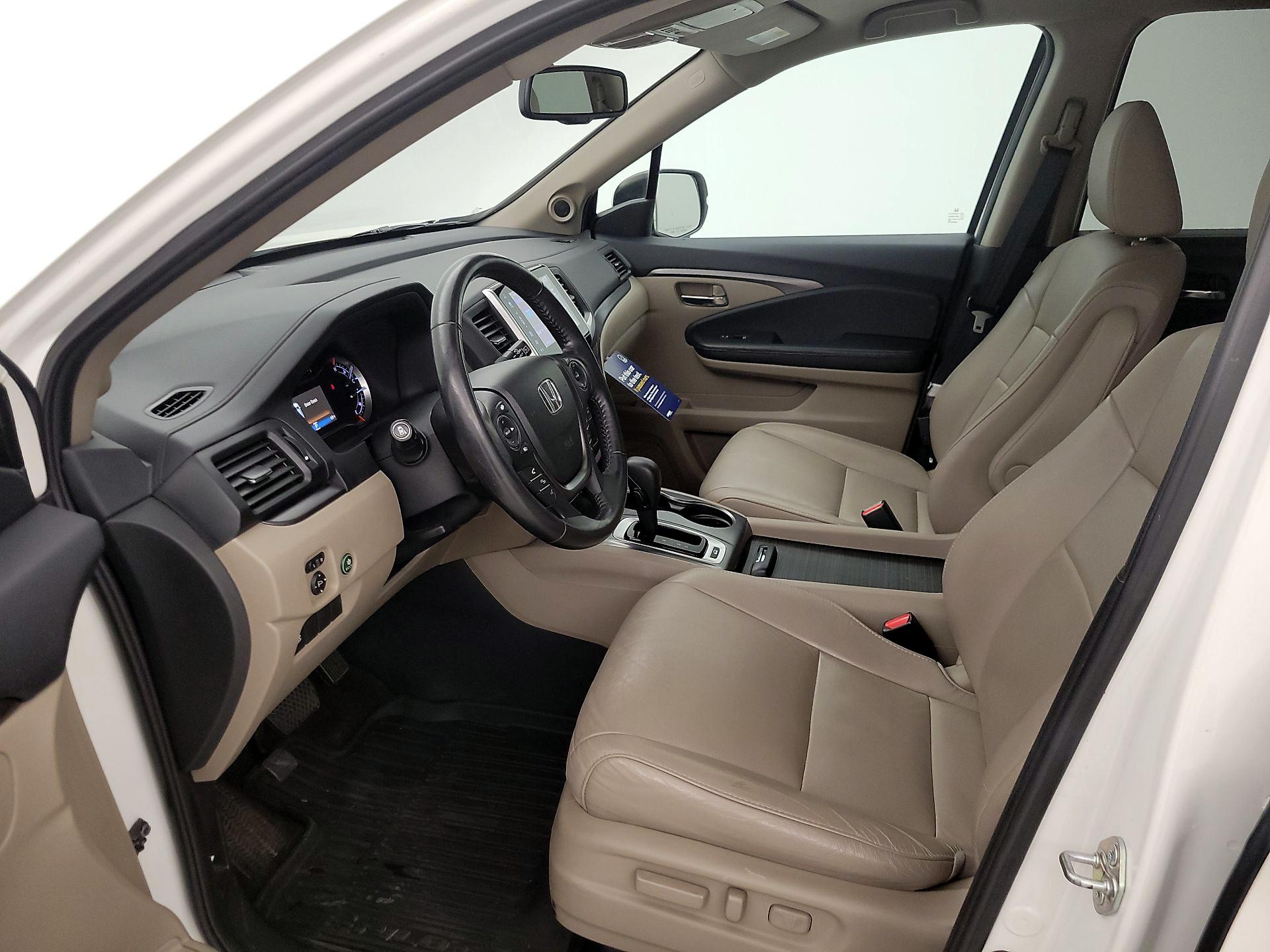 Thumbnail: 2018 Honda Pilot - 11