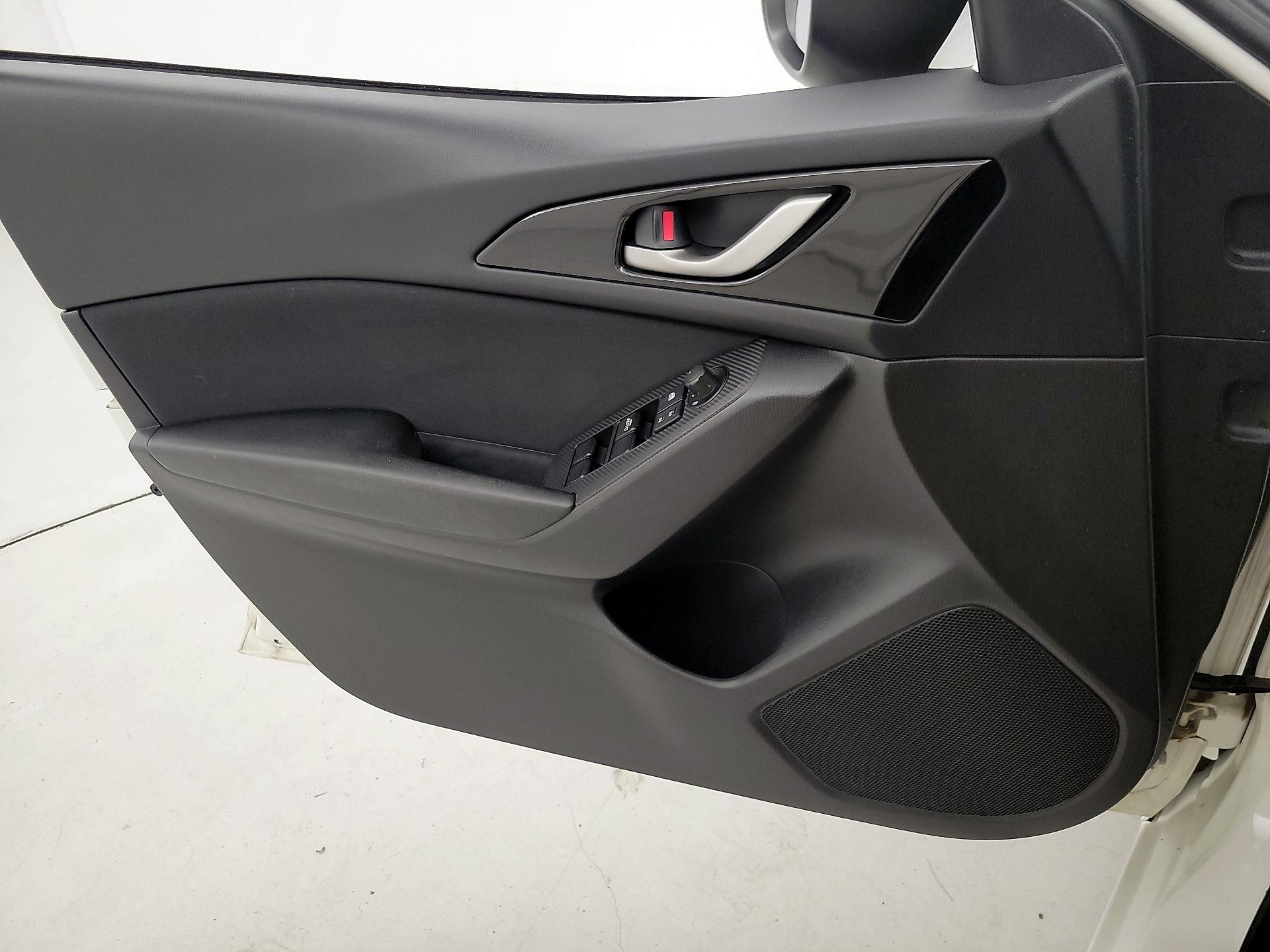 Thumbnail: 2016 Mazda Mazda3 - 12