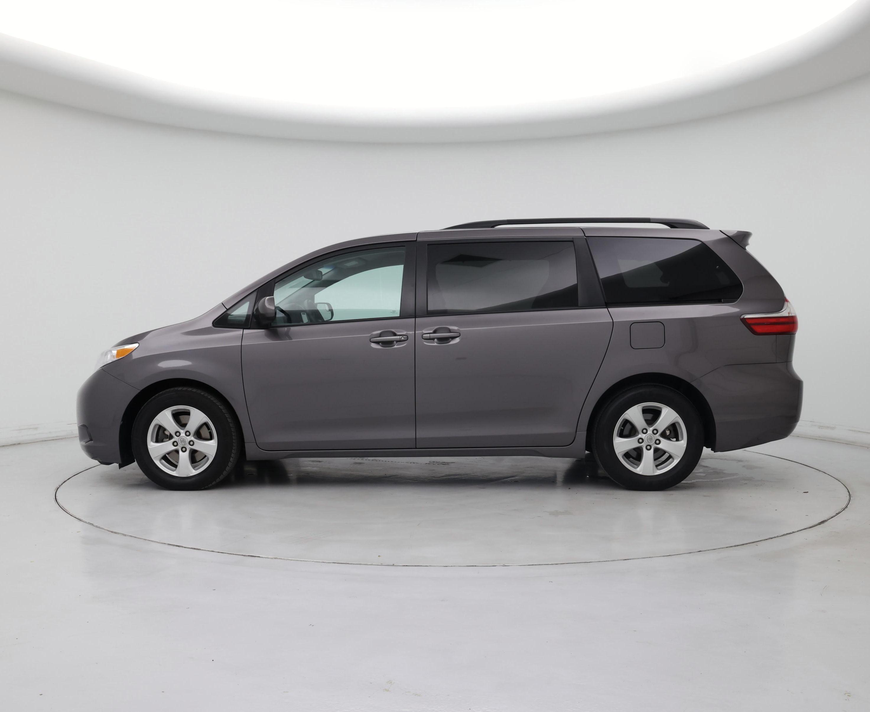 Thumbnail: 2015 Toyota Sienna - 3