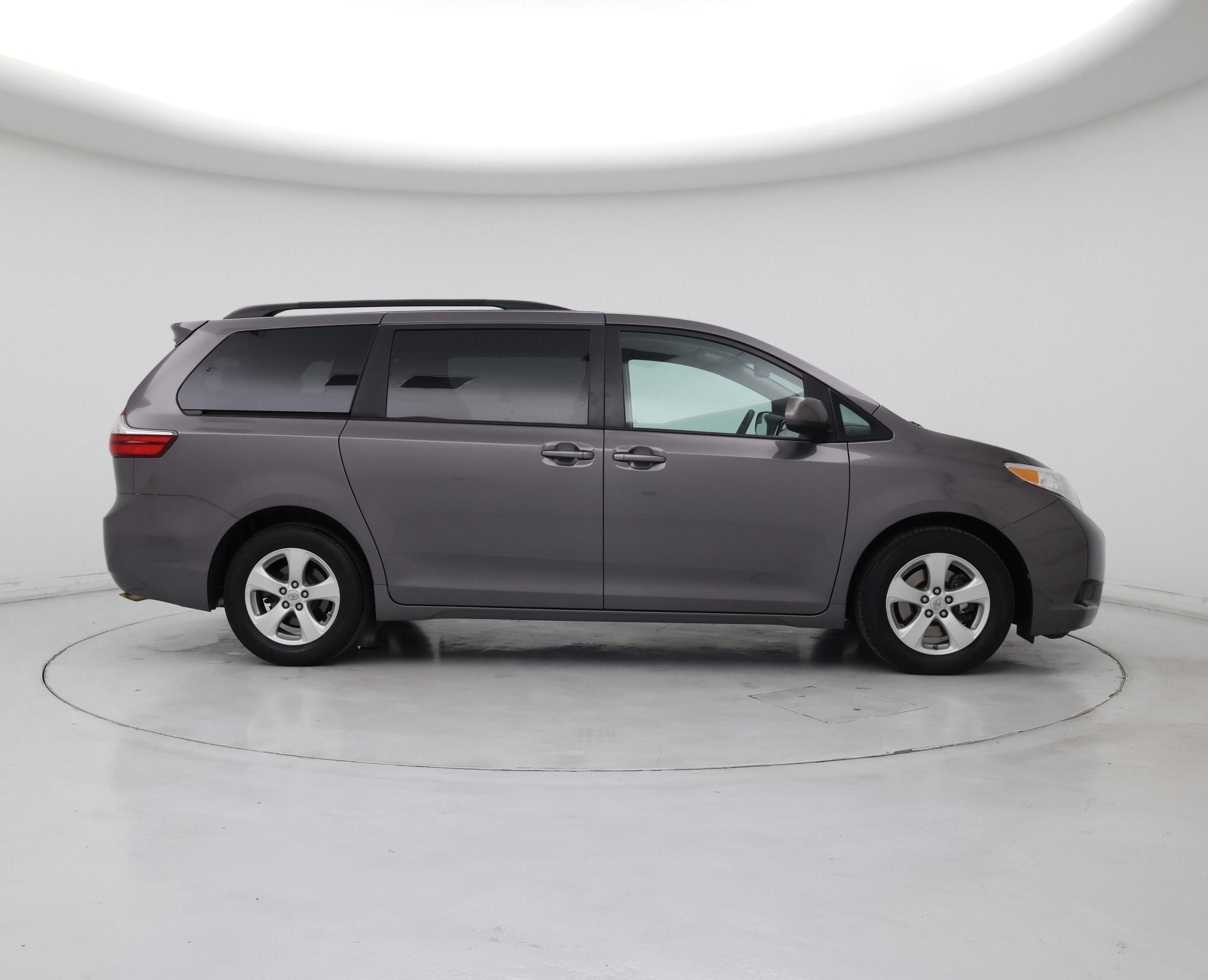 Thumbnail: 2015 Toyota Sienna - 7