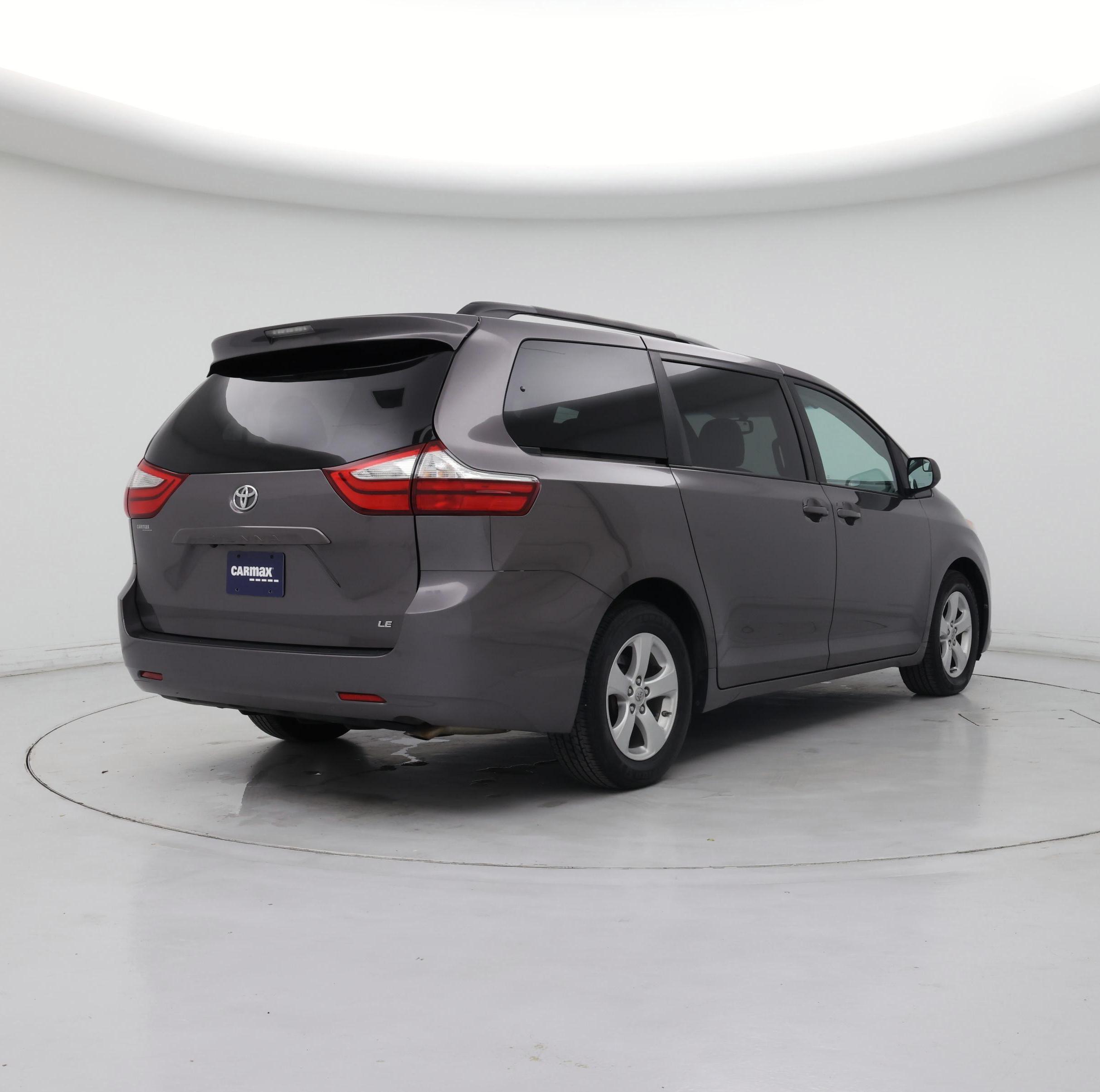 Thumbnail: 2015 Toyota Sienna - 8
