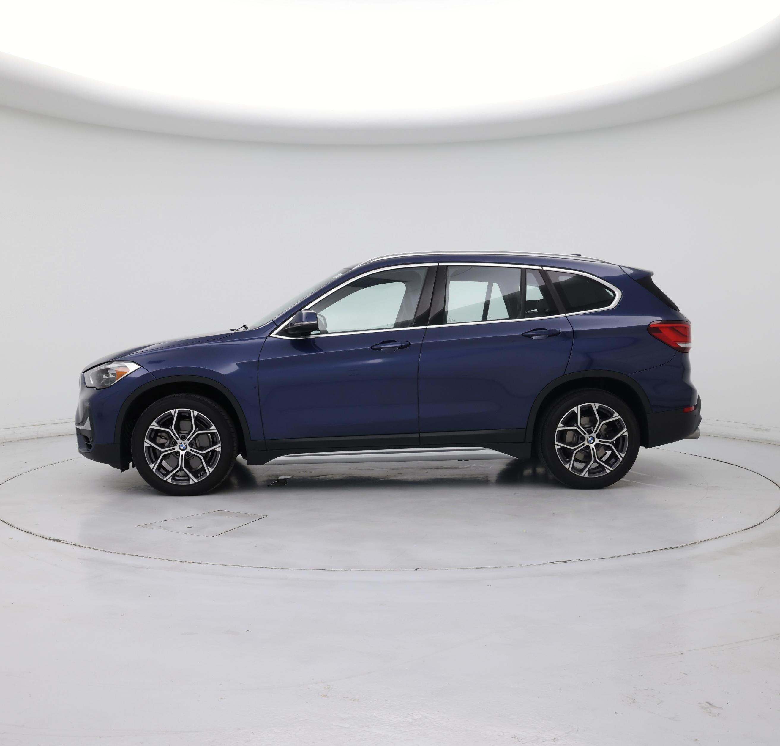 Thumbnail: 2021 BMW X1 - 3