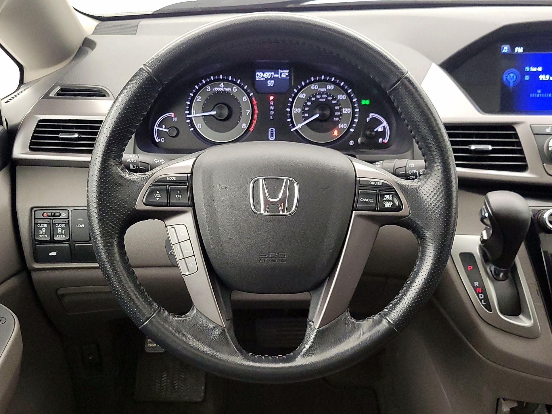 Thumbnail: 2015 Honda Odyssey - 10