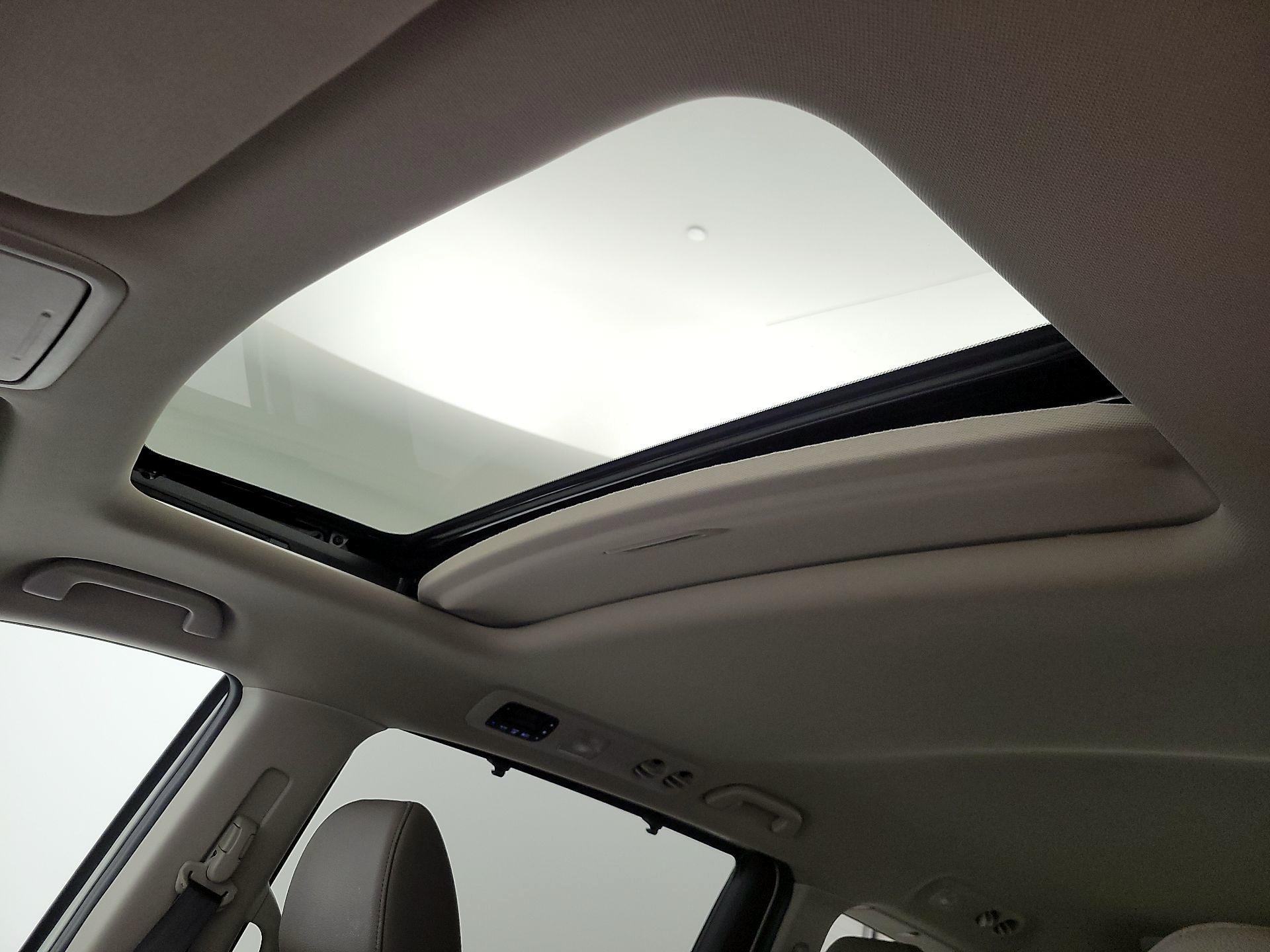 Thumbnail: 2015 Honda Odyssey - 19