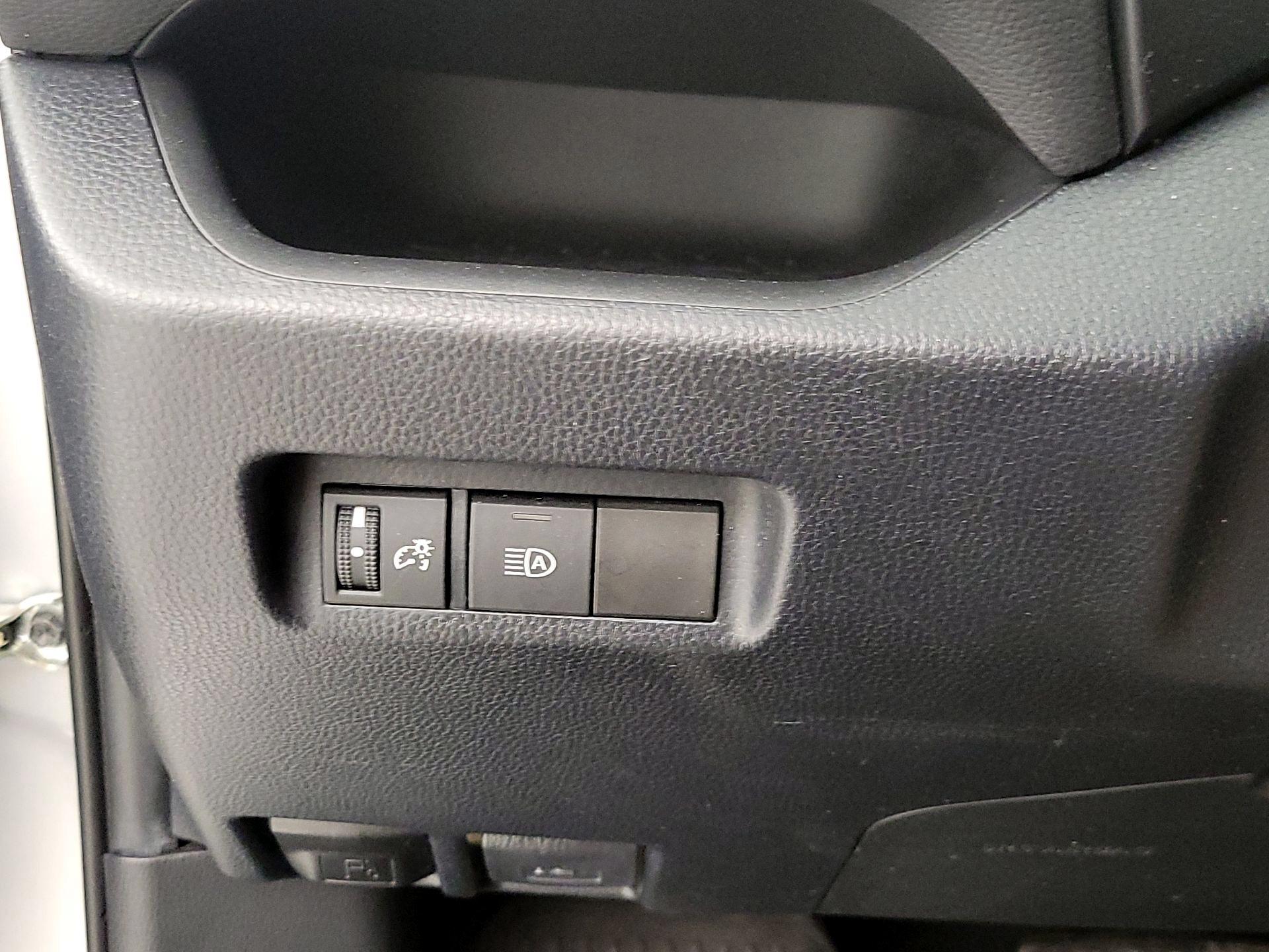 Thumbnail: 2020 Toyota RAV4 - 13