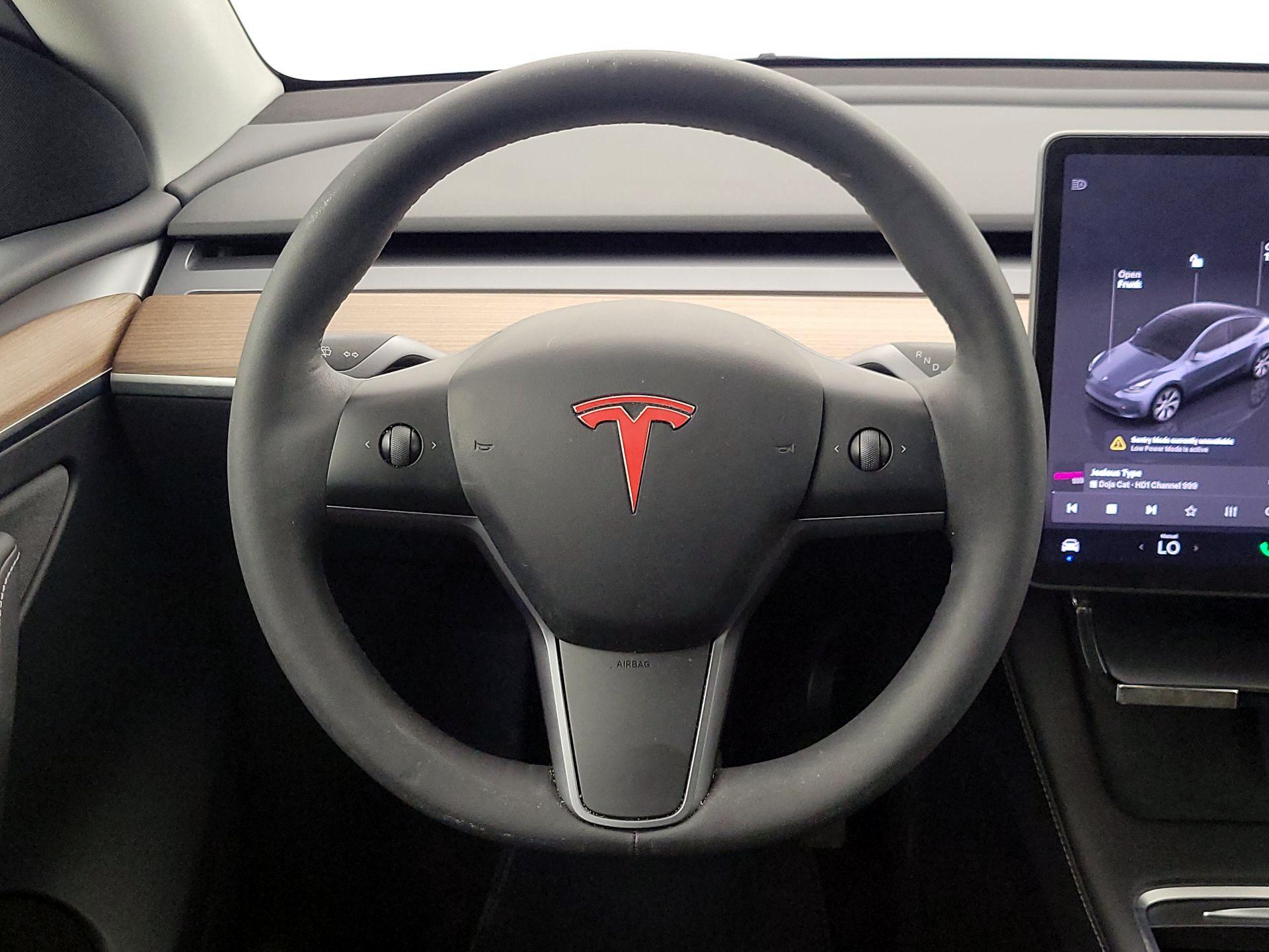 Thumbnail: 2023 Tesla Model Y - 10