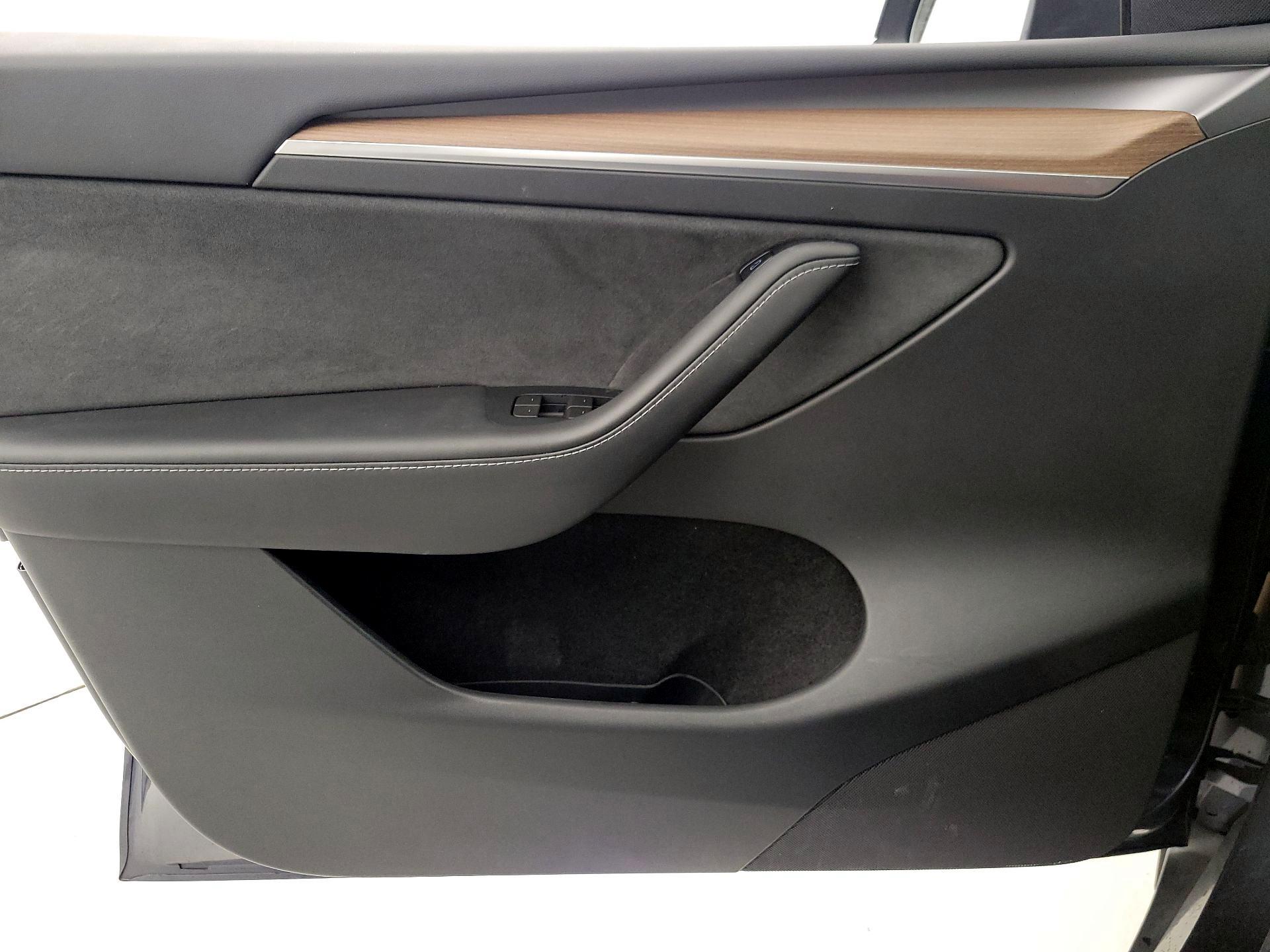 Thumbnail: 2023 Tesla Model Y - 12