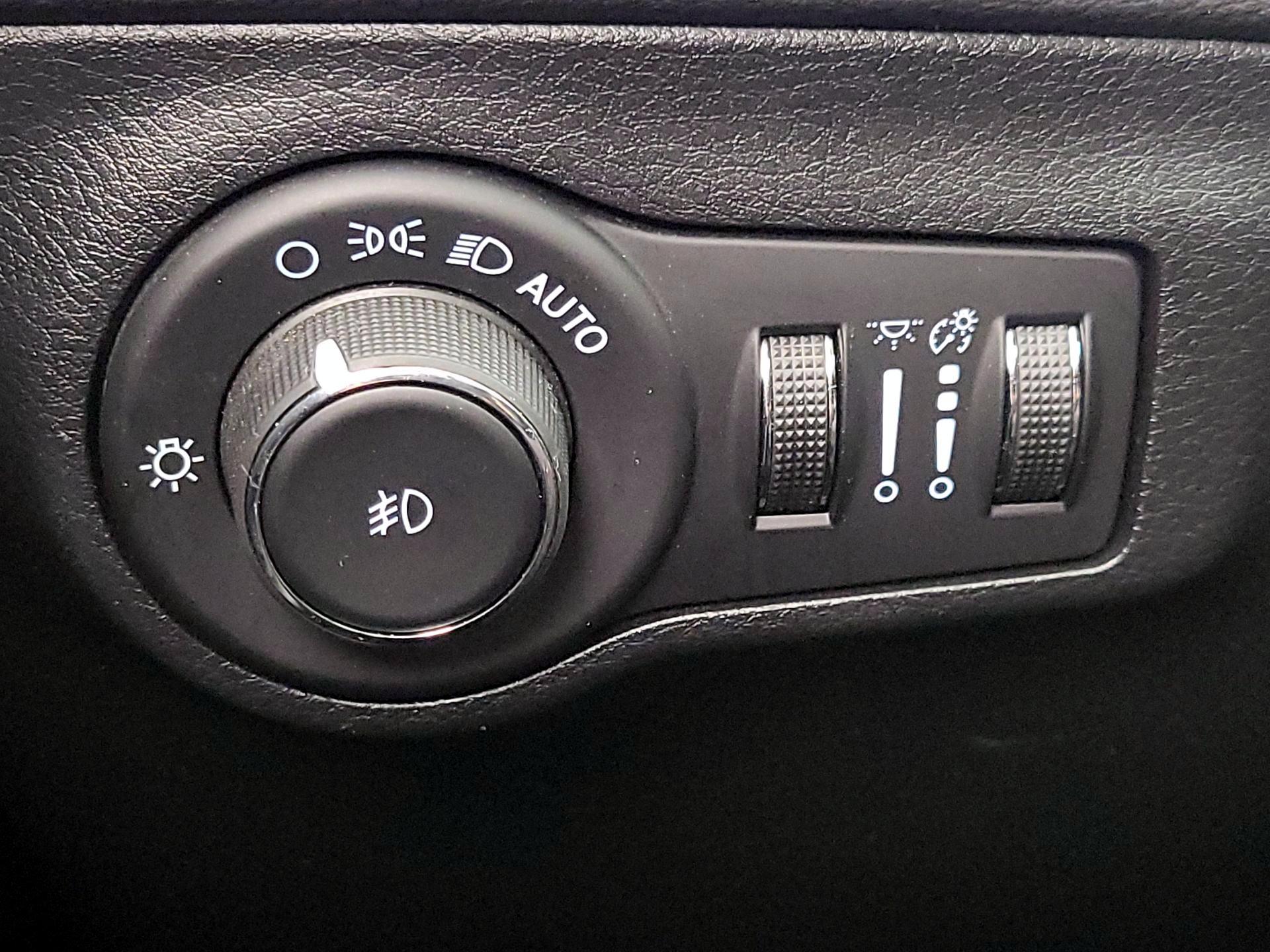 Thumbnail: 2021 Jeep Compass - 13