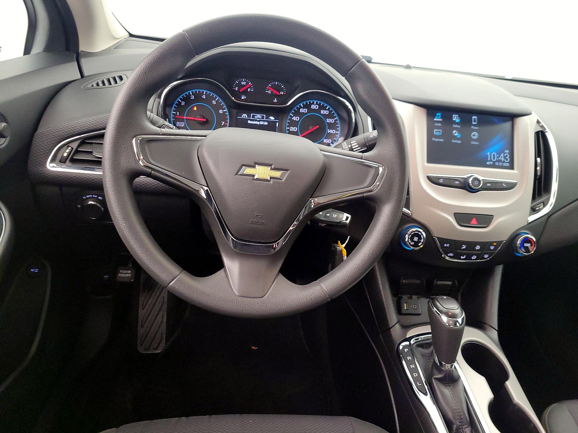 Thumbnail: 2017 Chevrolet Cruze - 10