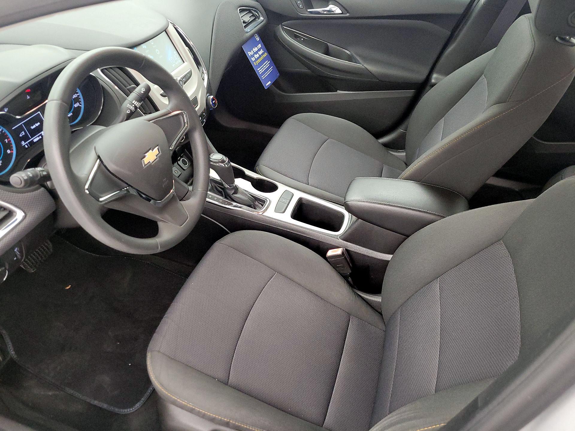 Thumbnail: 2017 Chevrolet Cruze - 11