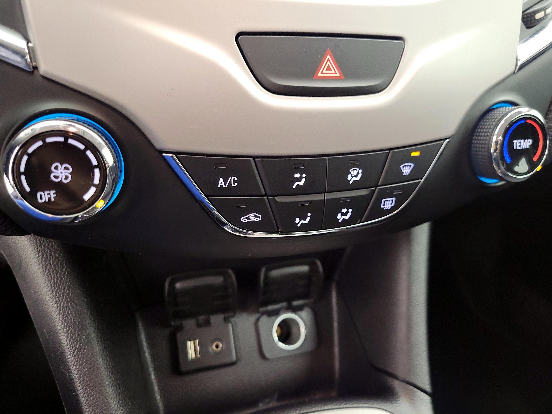 Thumbnail: 2017 Chevrolet Cruze - 16