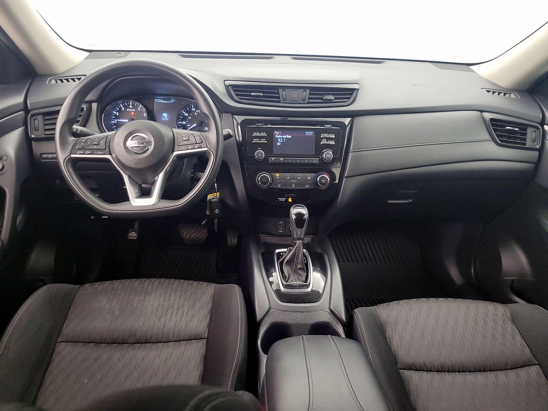 Thumbnail: 2017 Nissan Rogue - 9