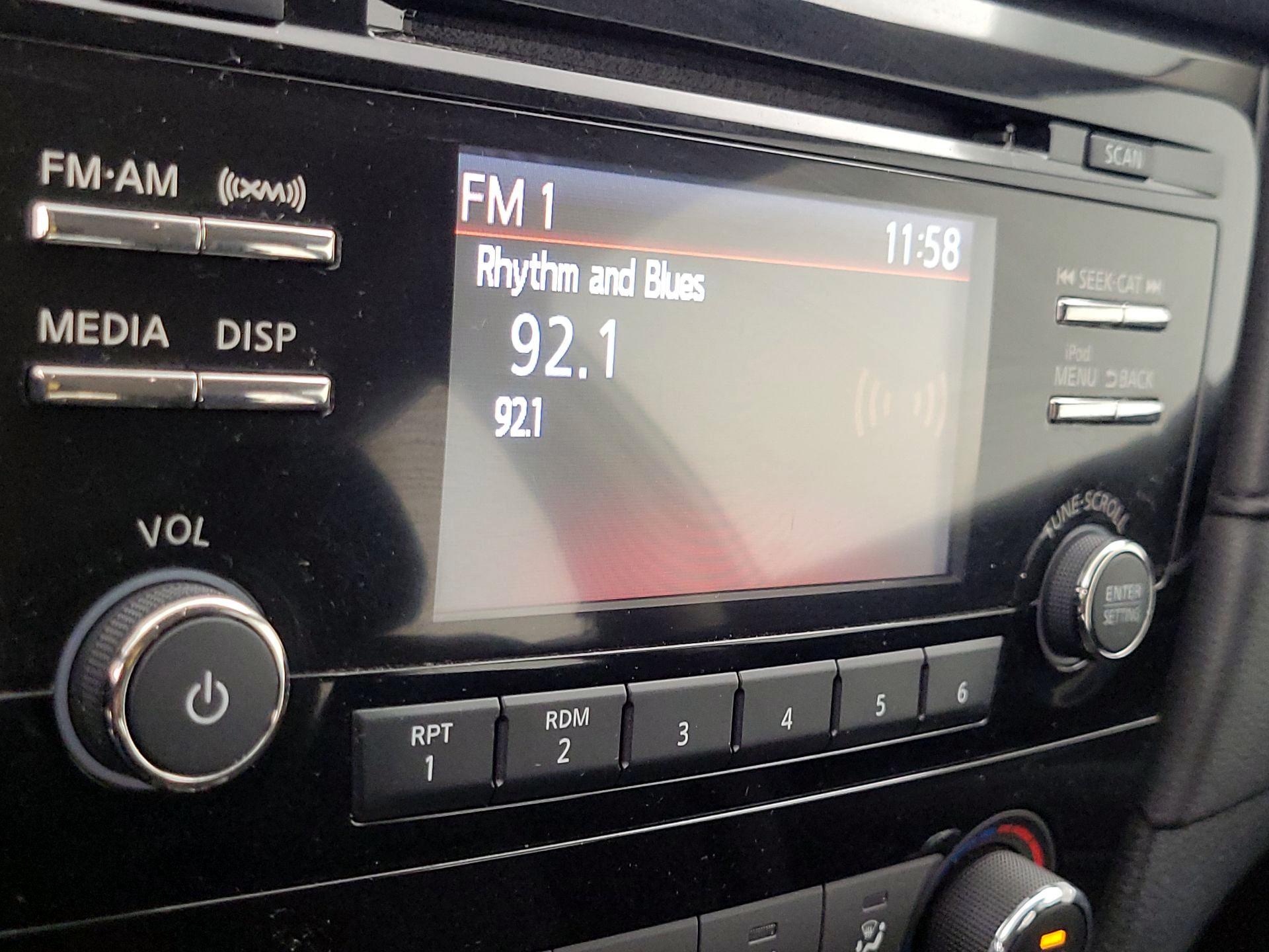 Thumbnail: 2017 Nissan Rogue - 15