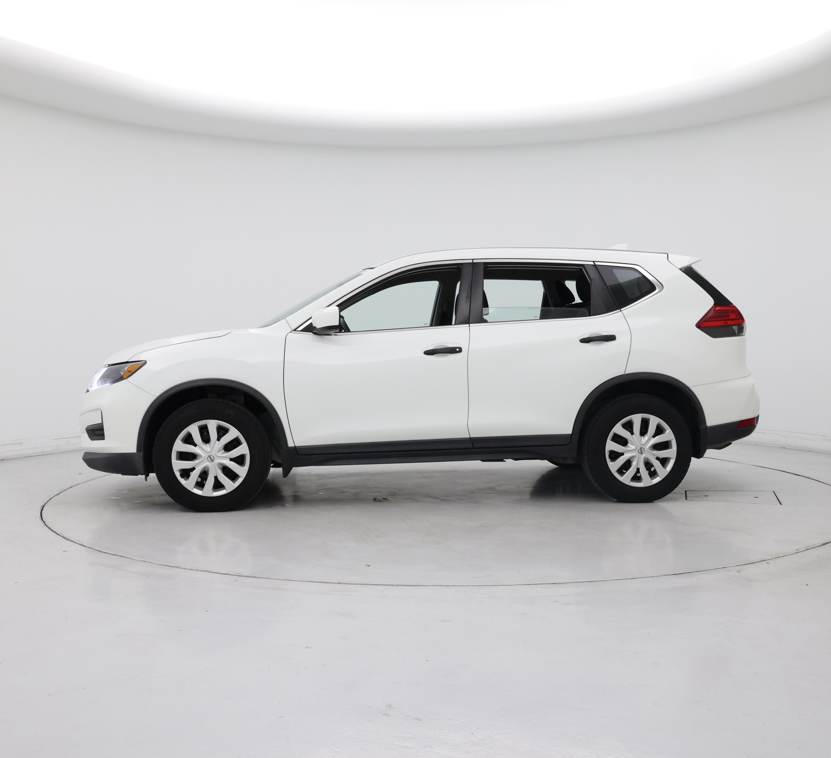 Thumbnail: 2017 Nissan Rogue - 3