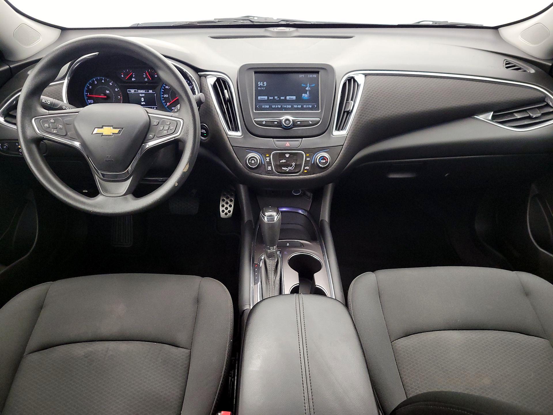 Thumbnail: 2017 Chevrolet Malibu - 9