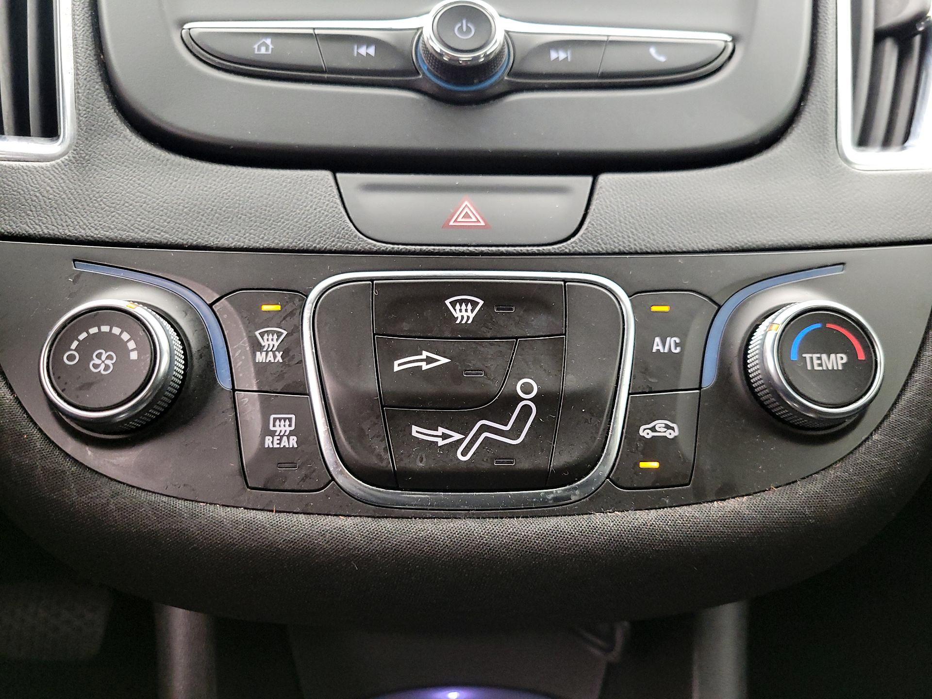 Thumbnail: 2017 Chevrolet Malibu - 16