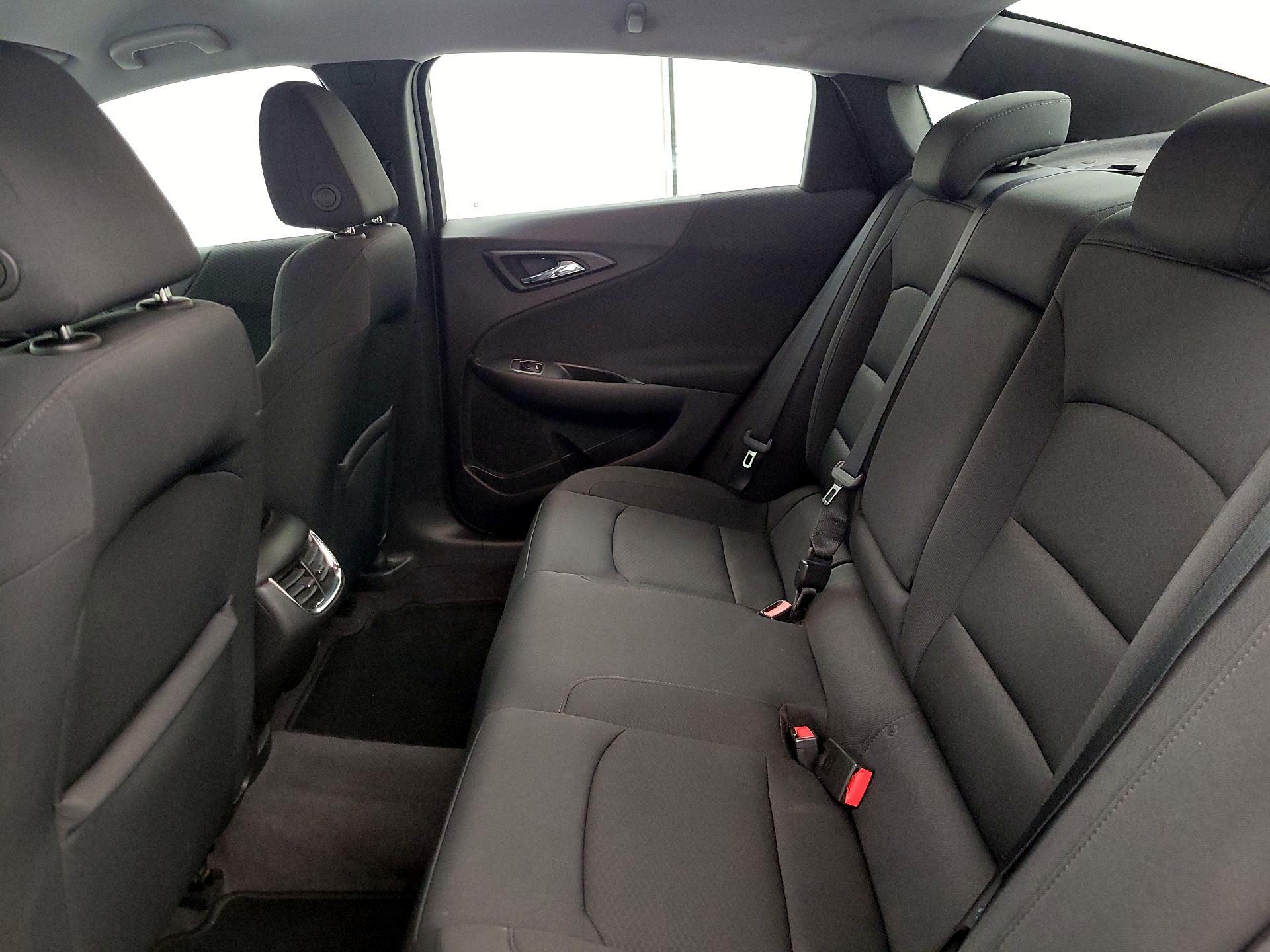 Thumbnail: 2017 Chevrolet Malibu - 19