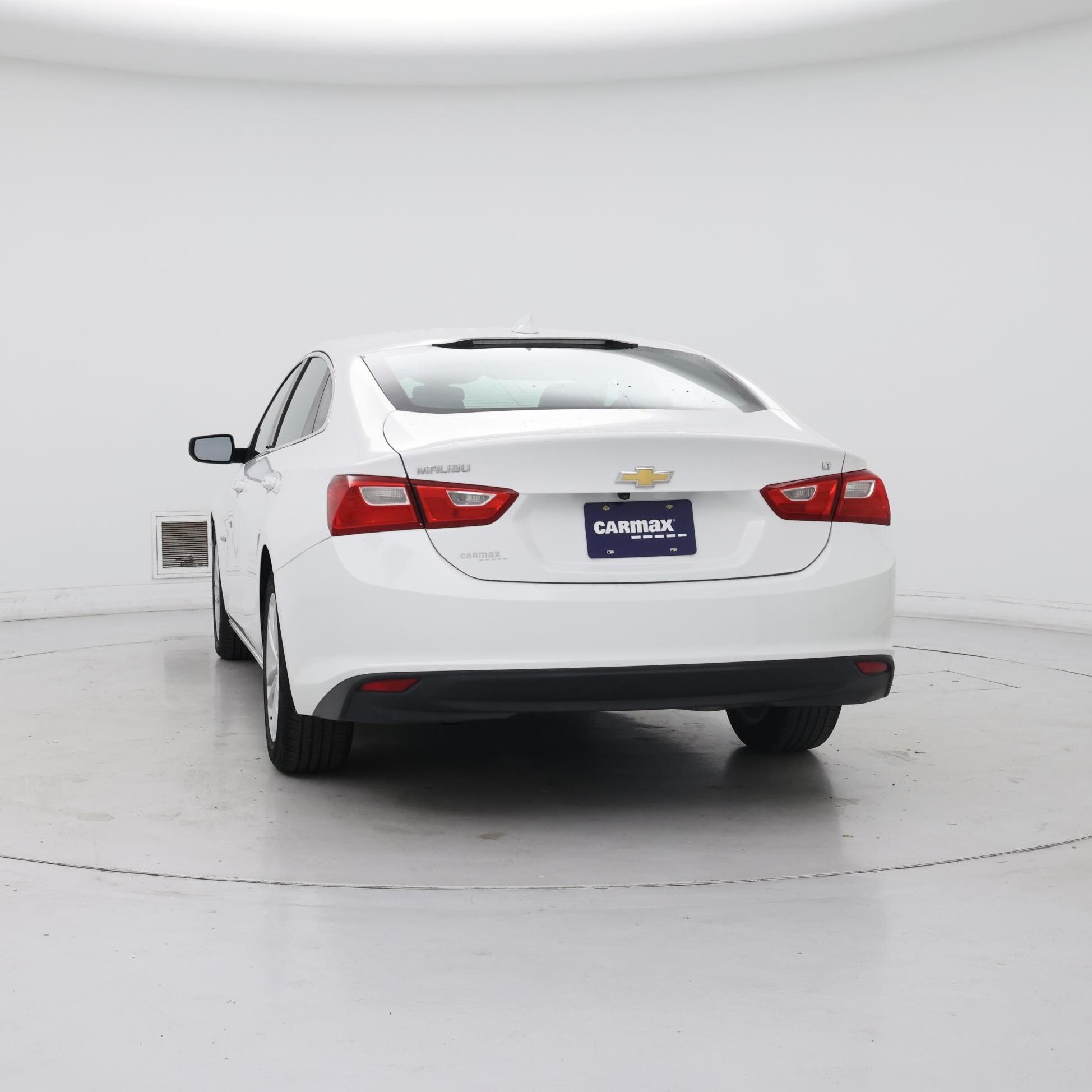 Thumbnail: 2017 Chevrolet Malibu - 6