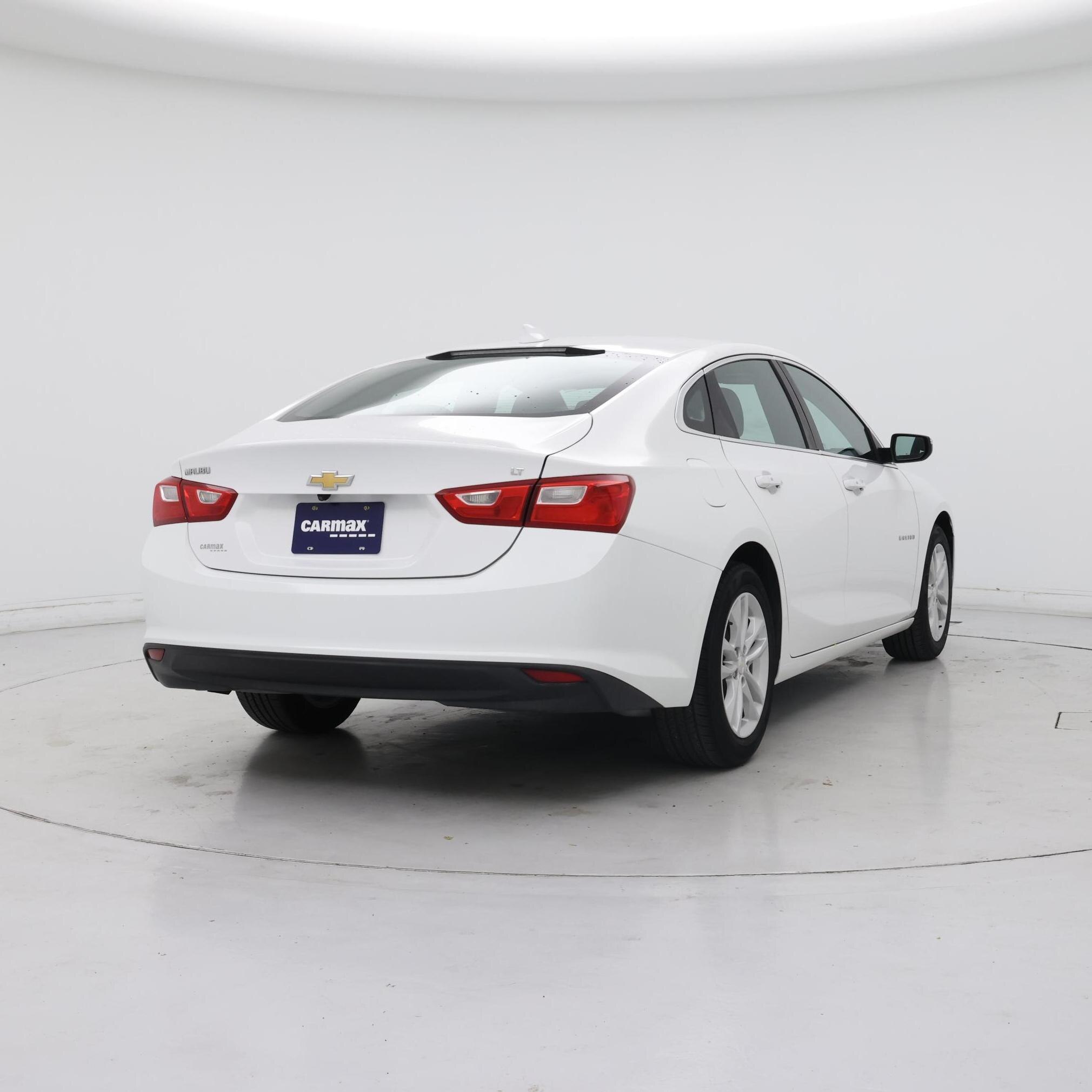 Thumbnail: 2017 Chevrolet Malibu - 8