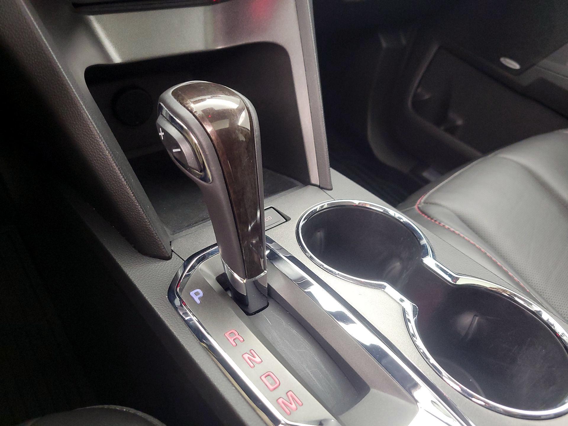 Thumbnail: 2015 GMC Terrain - 16
