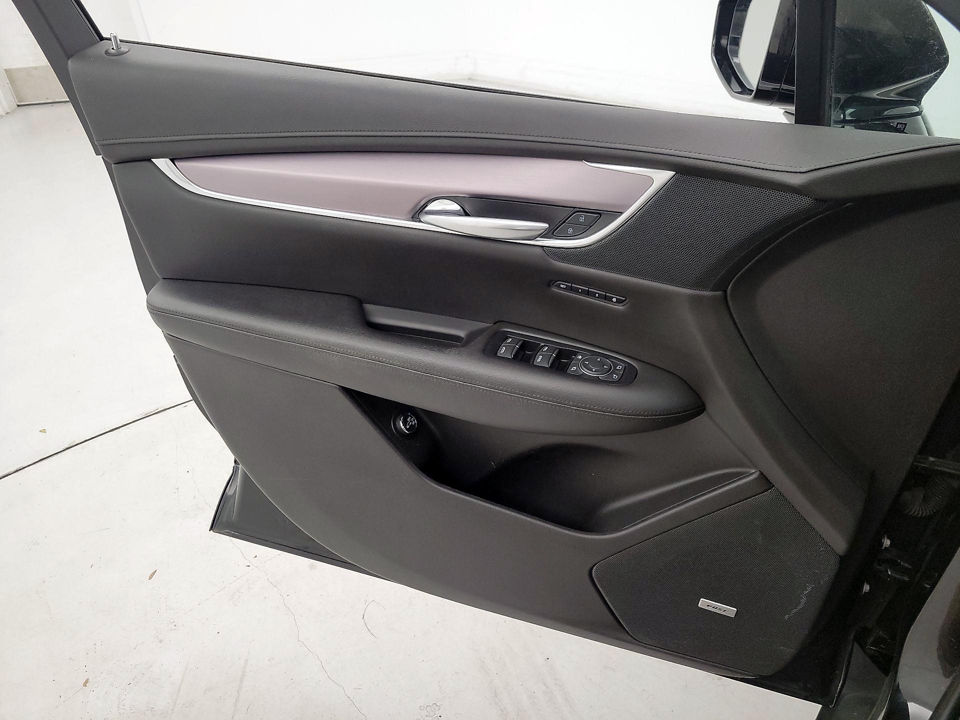 Thumbnail: 2019 Cadillac XT5 - 12