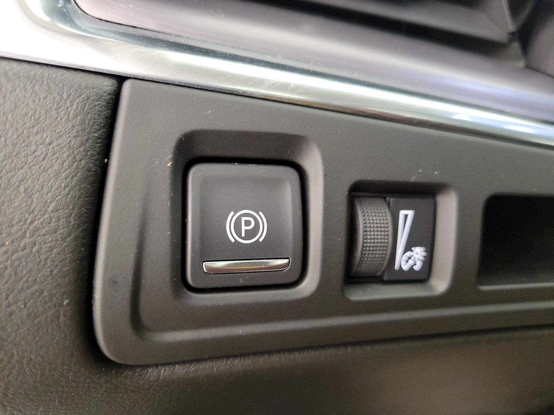 Thumbnail: 2019 Cadillac XT5 - 13