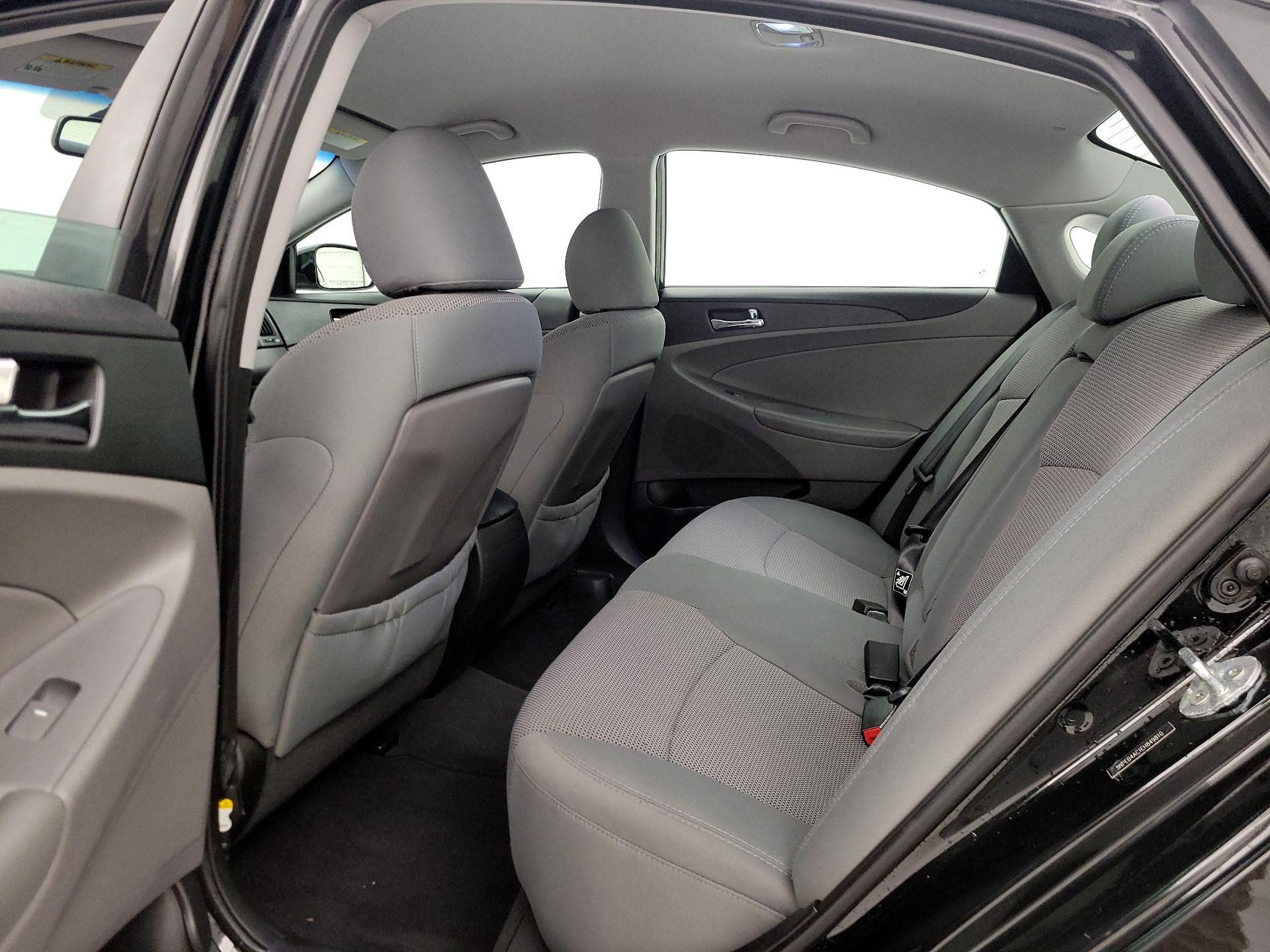 Thumbnail: 2014 Hyundai Sonata - 19