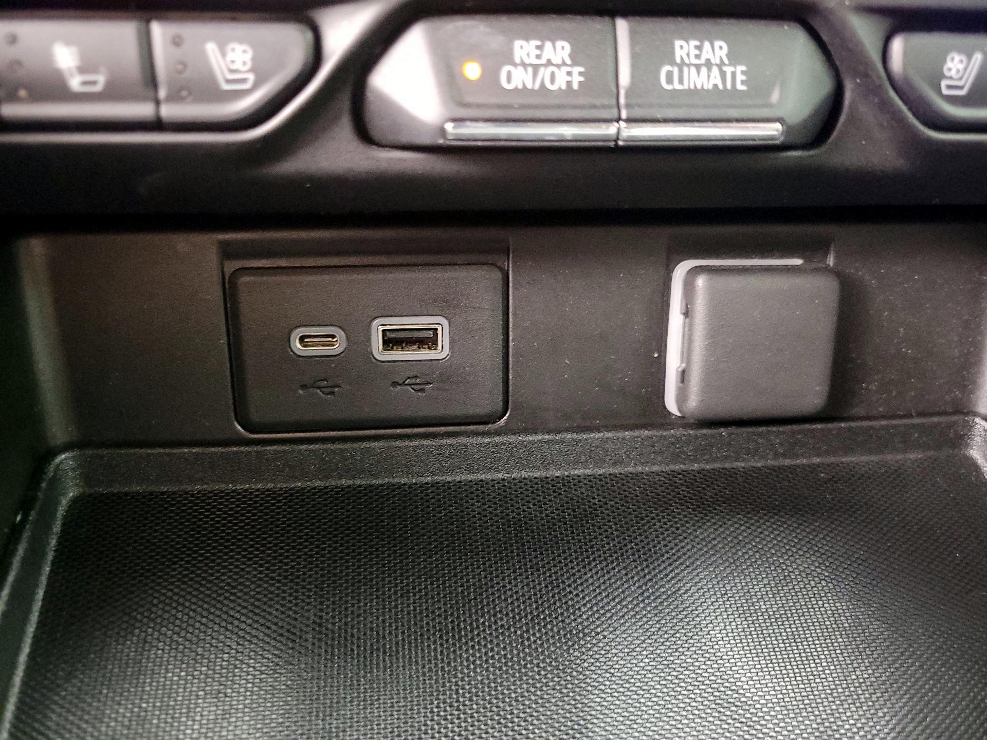 Thumbnail: 2021 Chevrolet Tahoe - 19