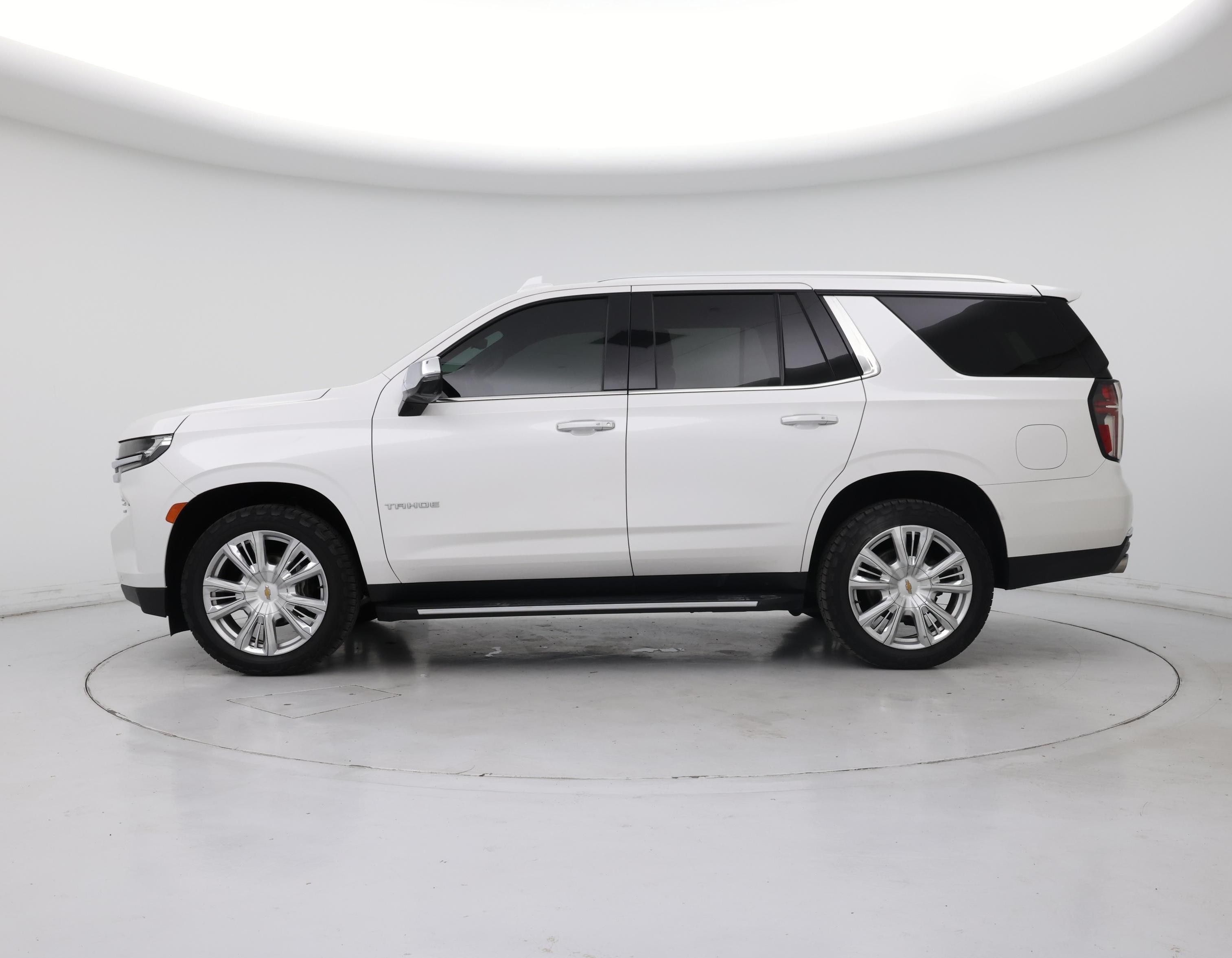 Thumbnail: 2021 Chevrolet Tahoe - 3