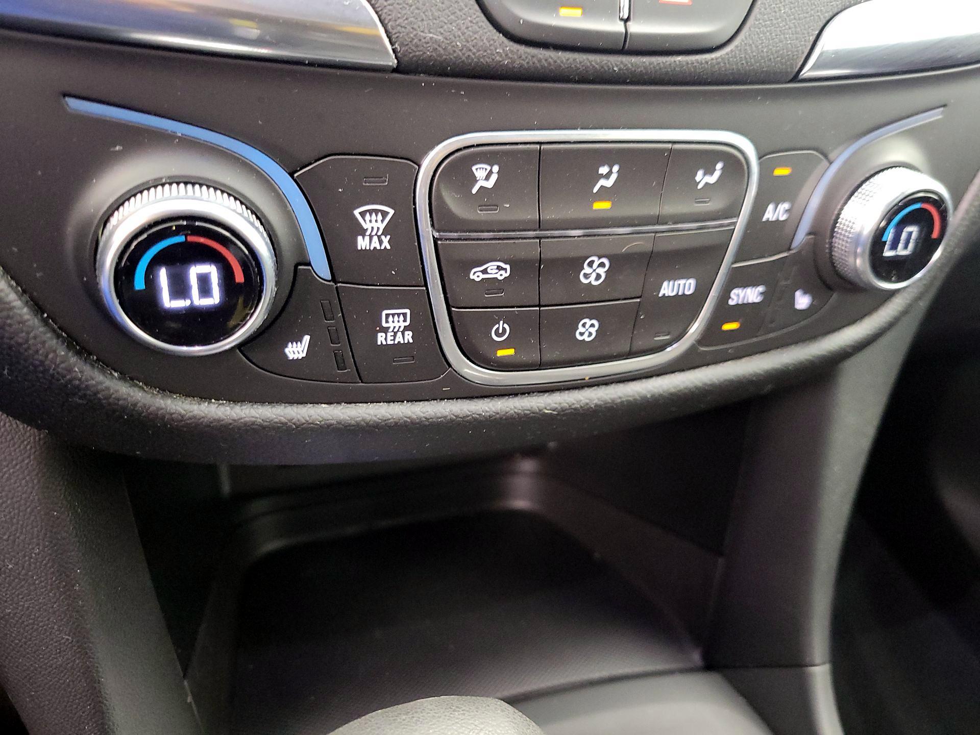 Thumbnail: 2022 Chevrolet Equinox - 16