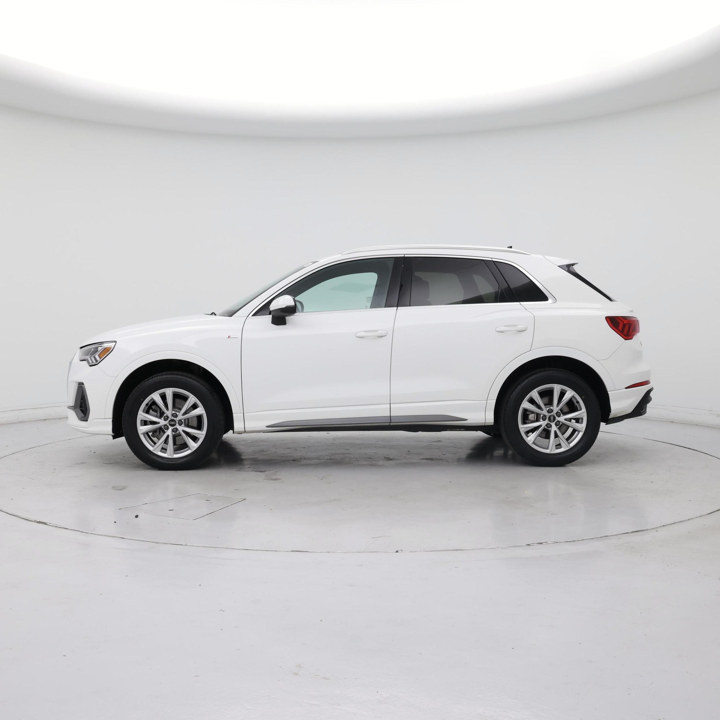 Thumbnail: 2022 Chevrolet Equinox - 3