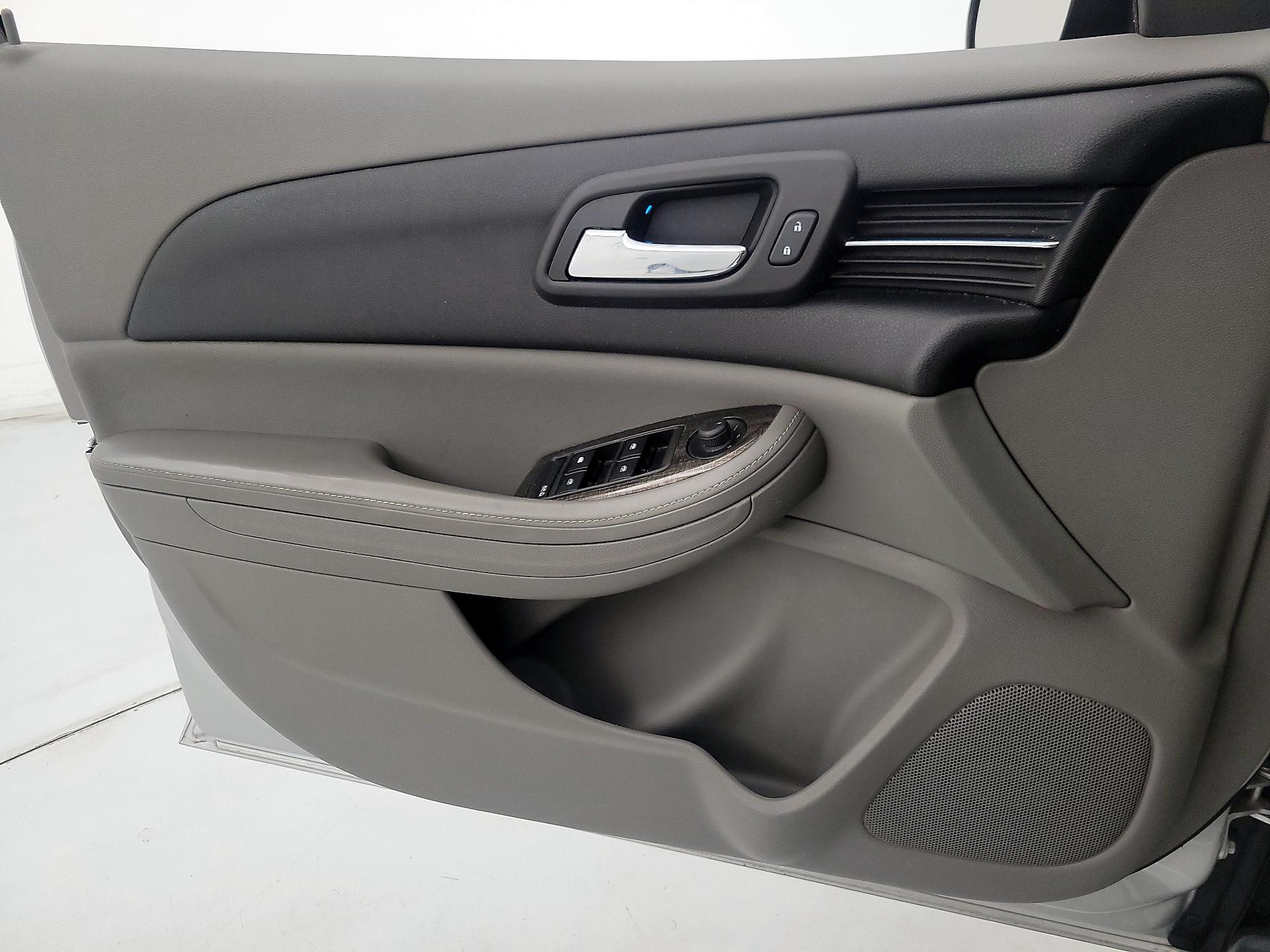 Thumbnail: 2014 Chevrolet Malibu - 12