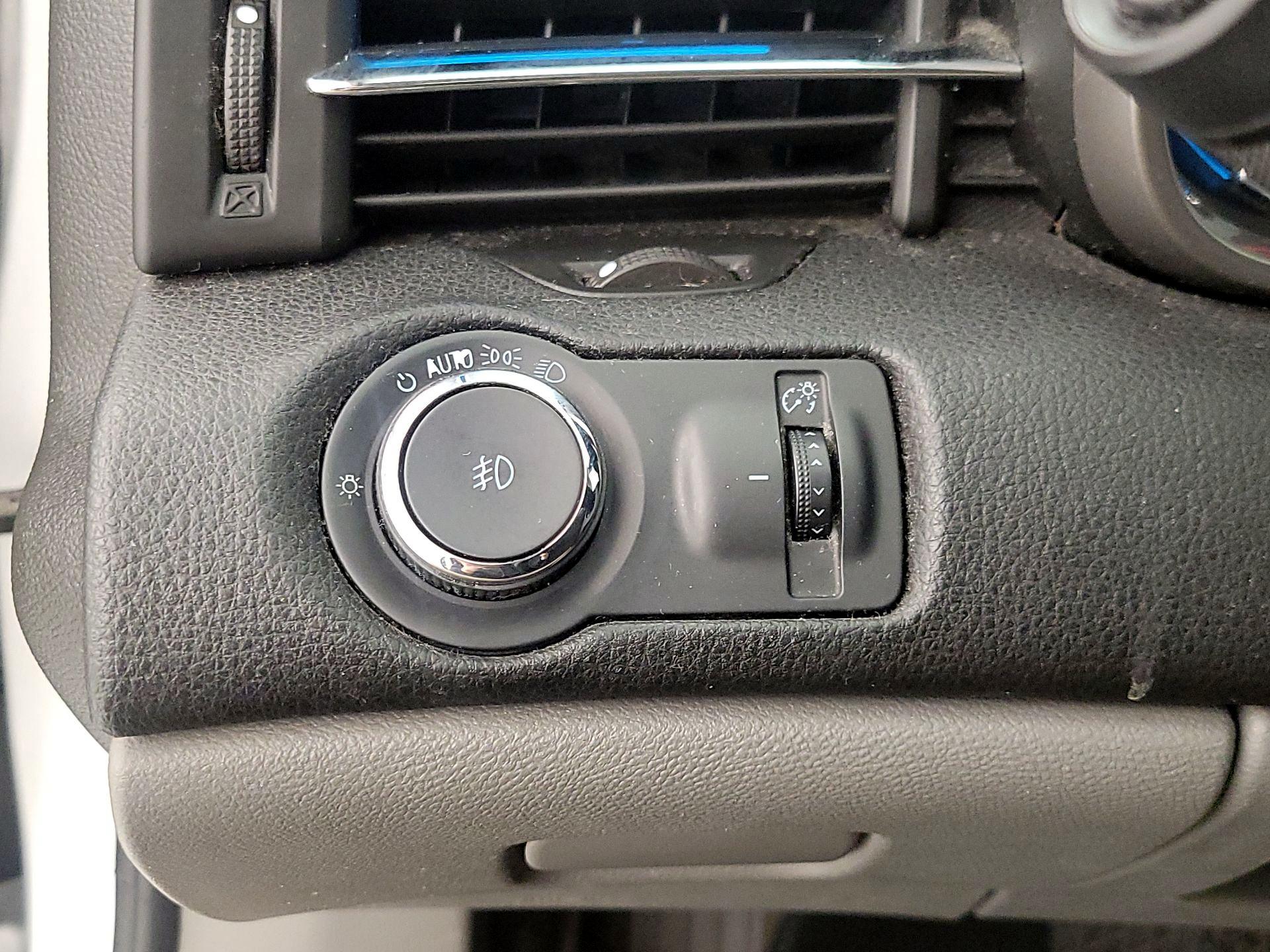 Thumbnail: 2014 Chevrolet Malibu - 13