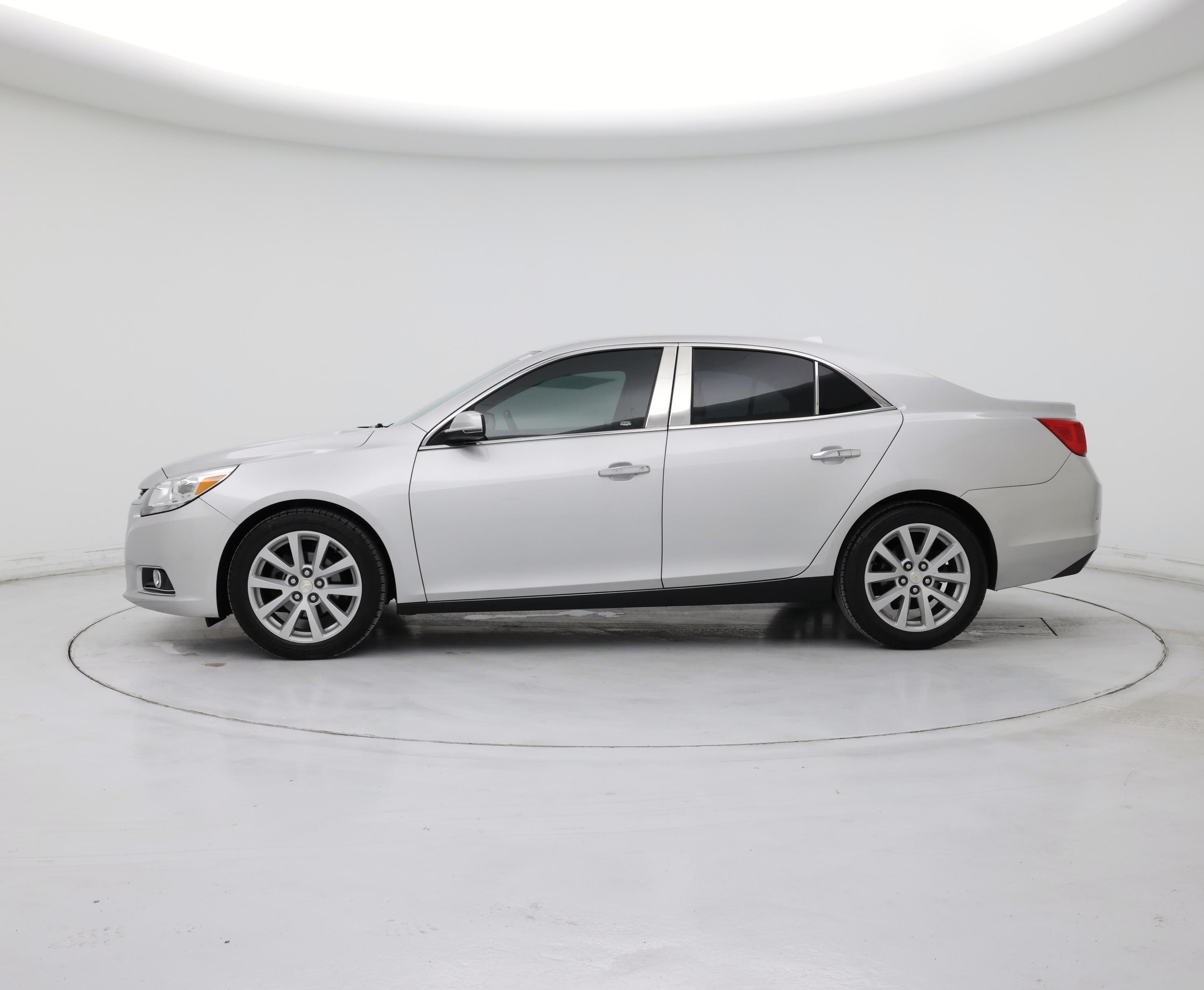 Thumbnail: 2014 Chevrolet Malibu - 3