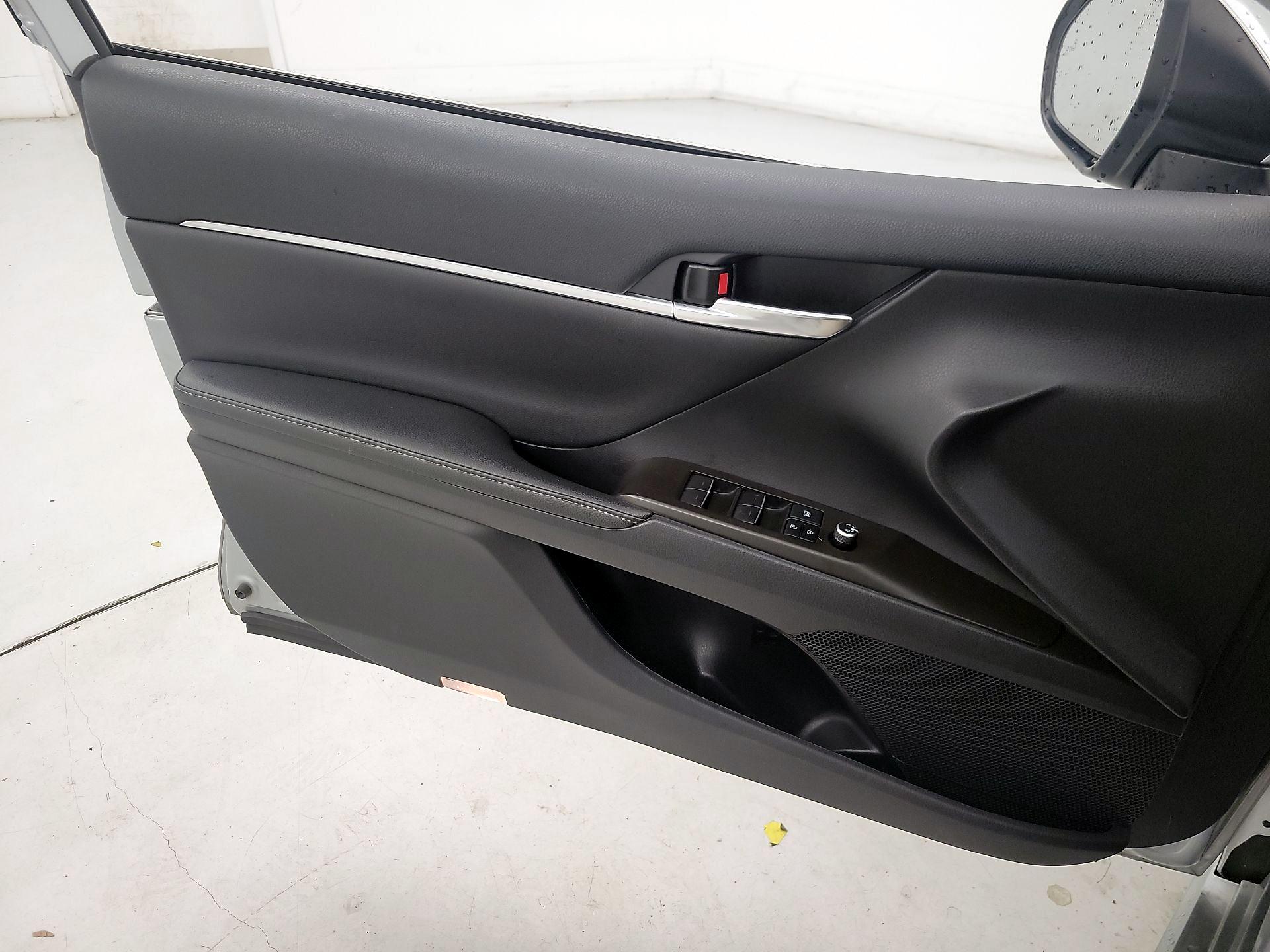 Thumbnail: 2021 Toyota Camry - 12