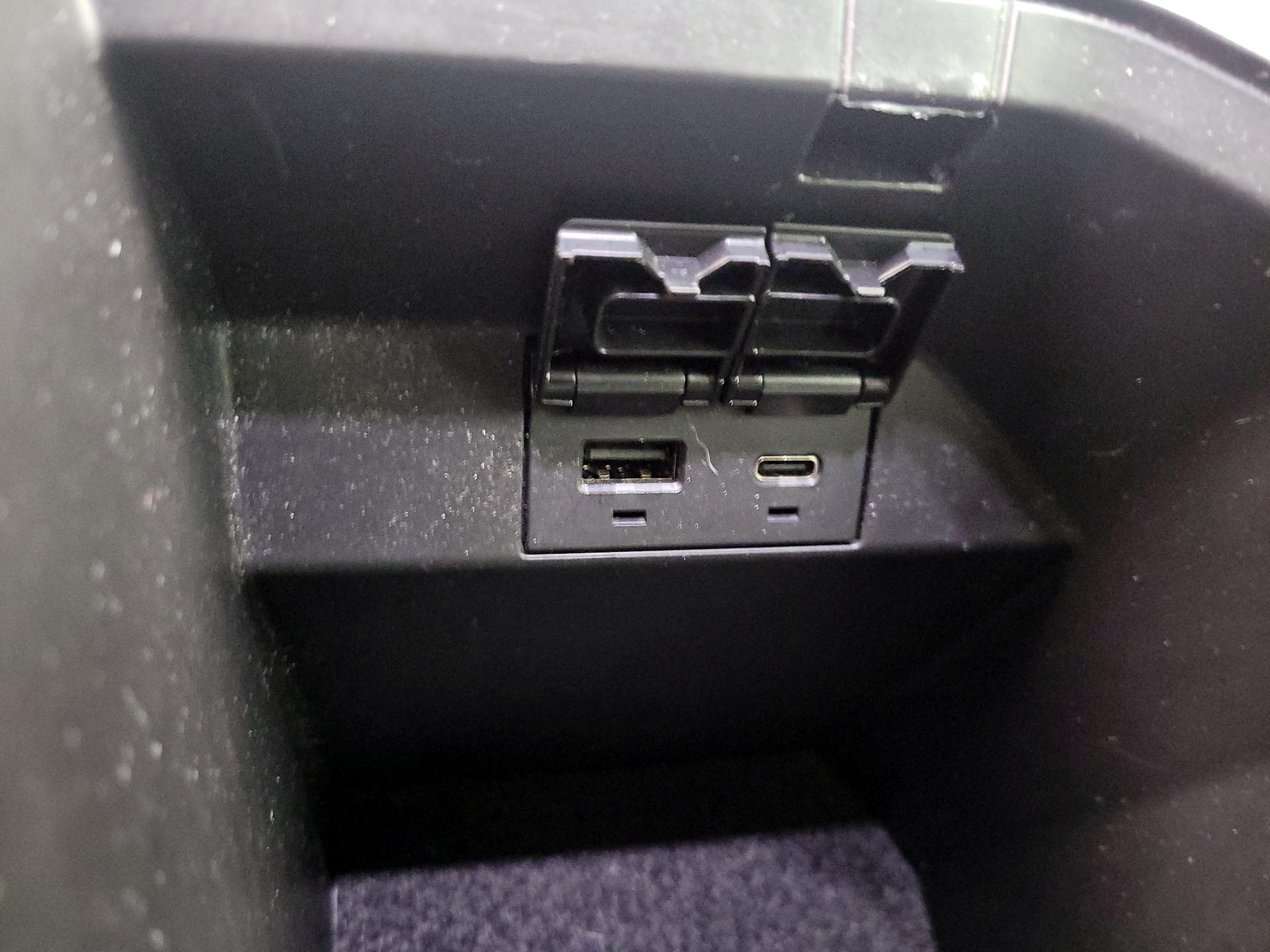 Thumbnail: 2021 Toyota Camry - 18