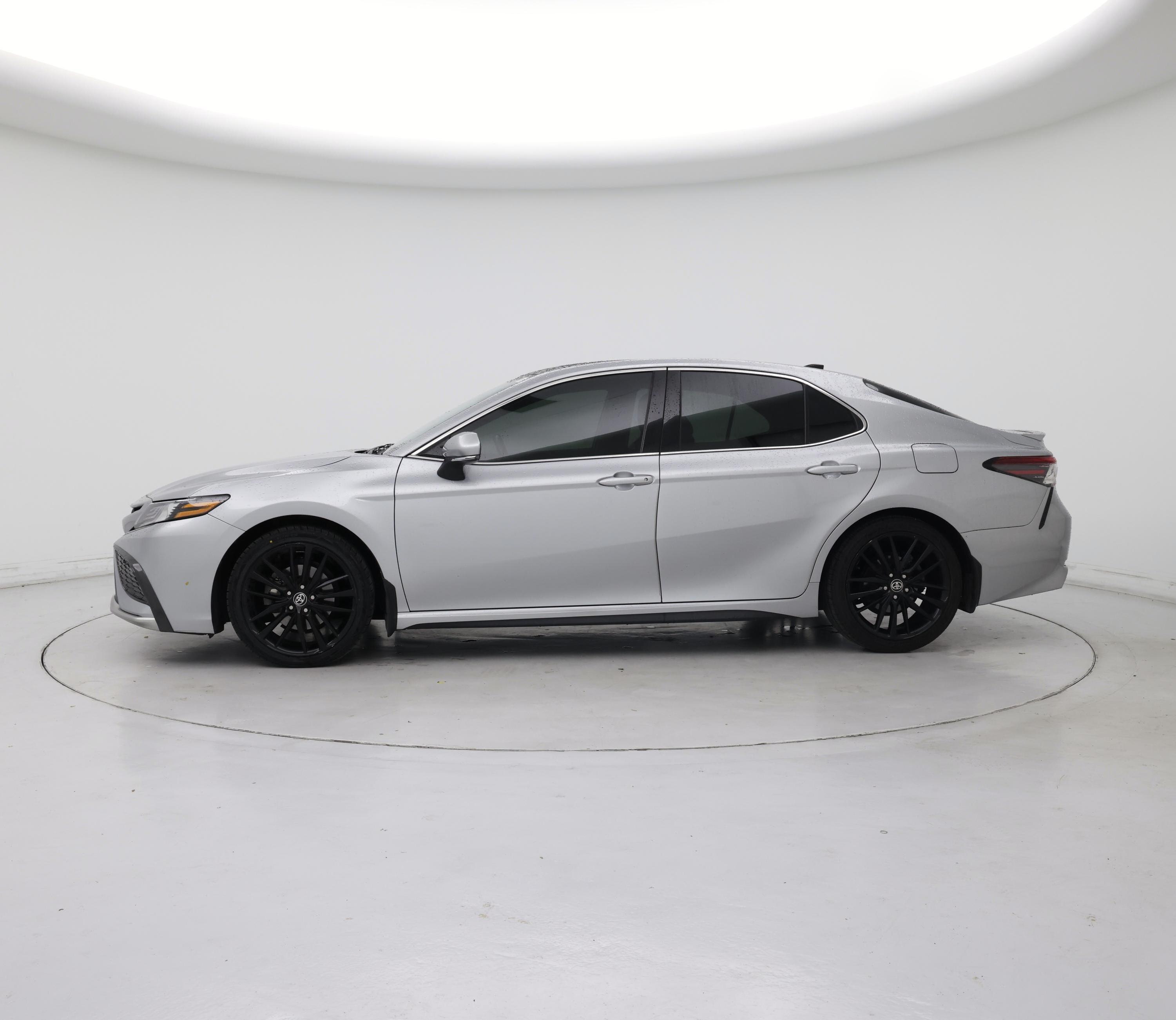 Thumbnail: 2021 Toyota Camry - 3