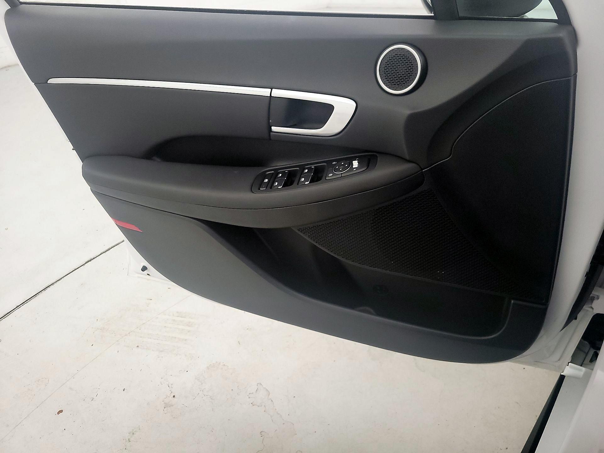 Thumbnail: 2023 Hyundai Sonata - 12