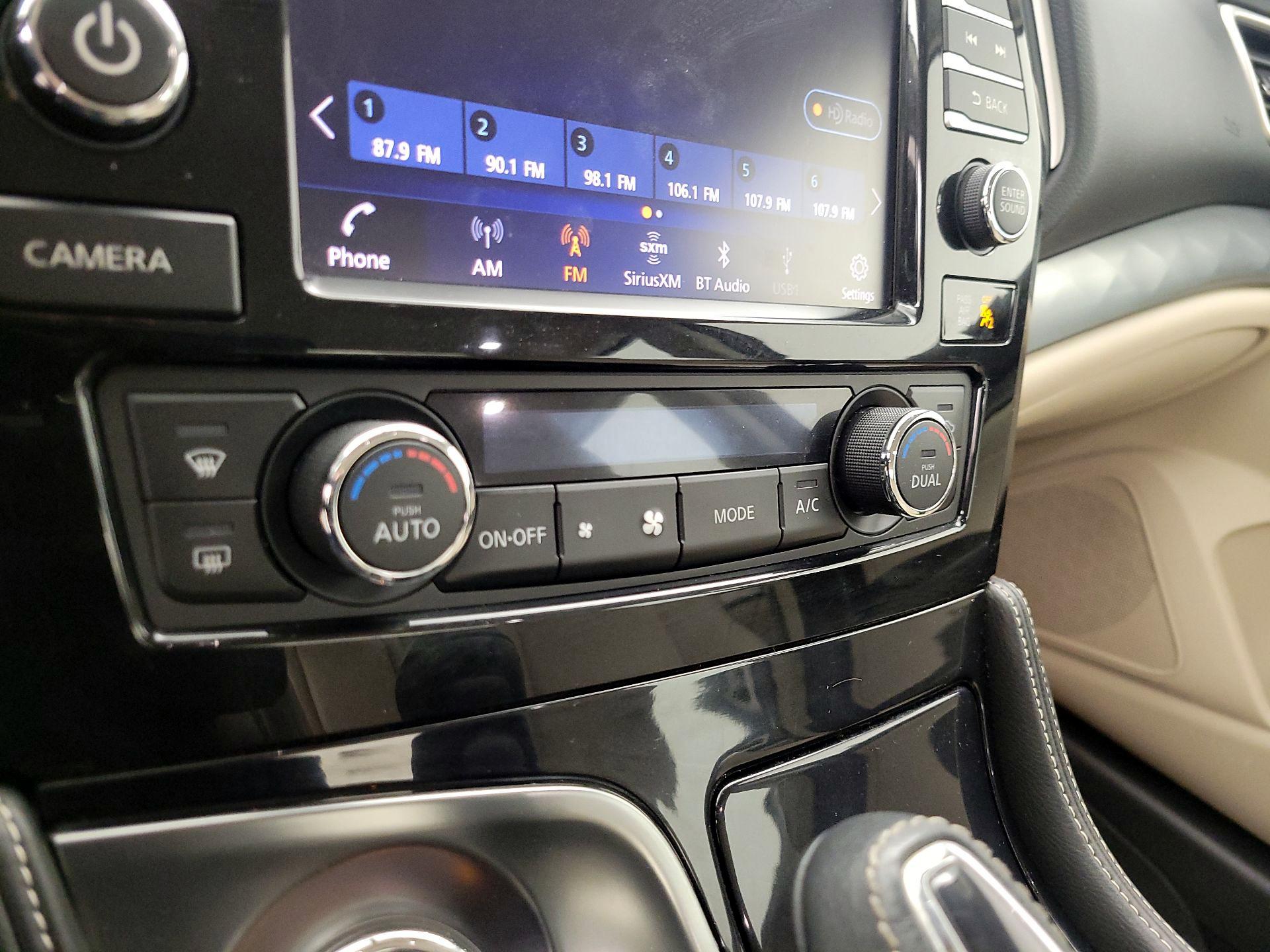 Thumbnail: 2019 Nissan Maxima - 17