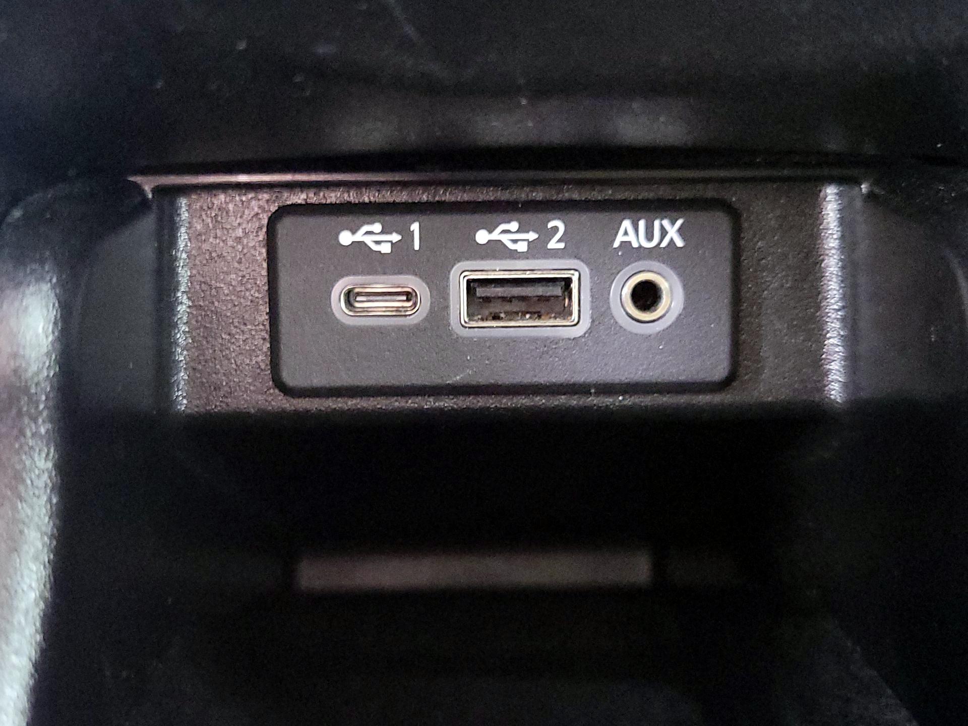 Thumbnail: 2019 Nissan Maxima - 19