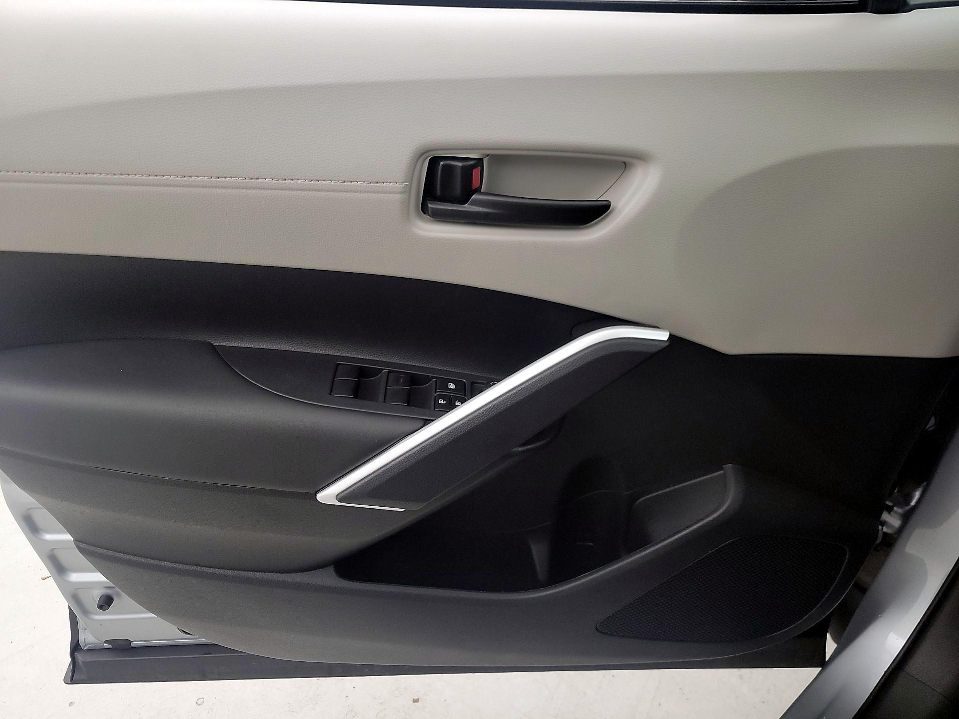 Thumbnail: 2025 Toyota Corolla Cross - 12