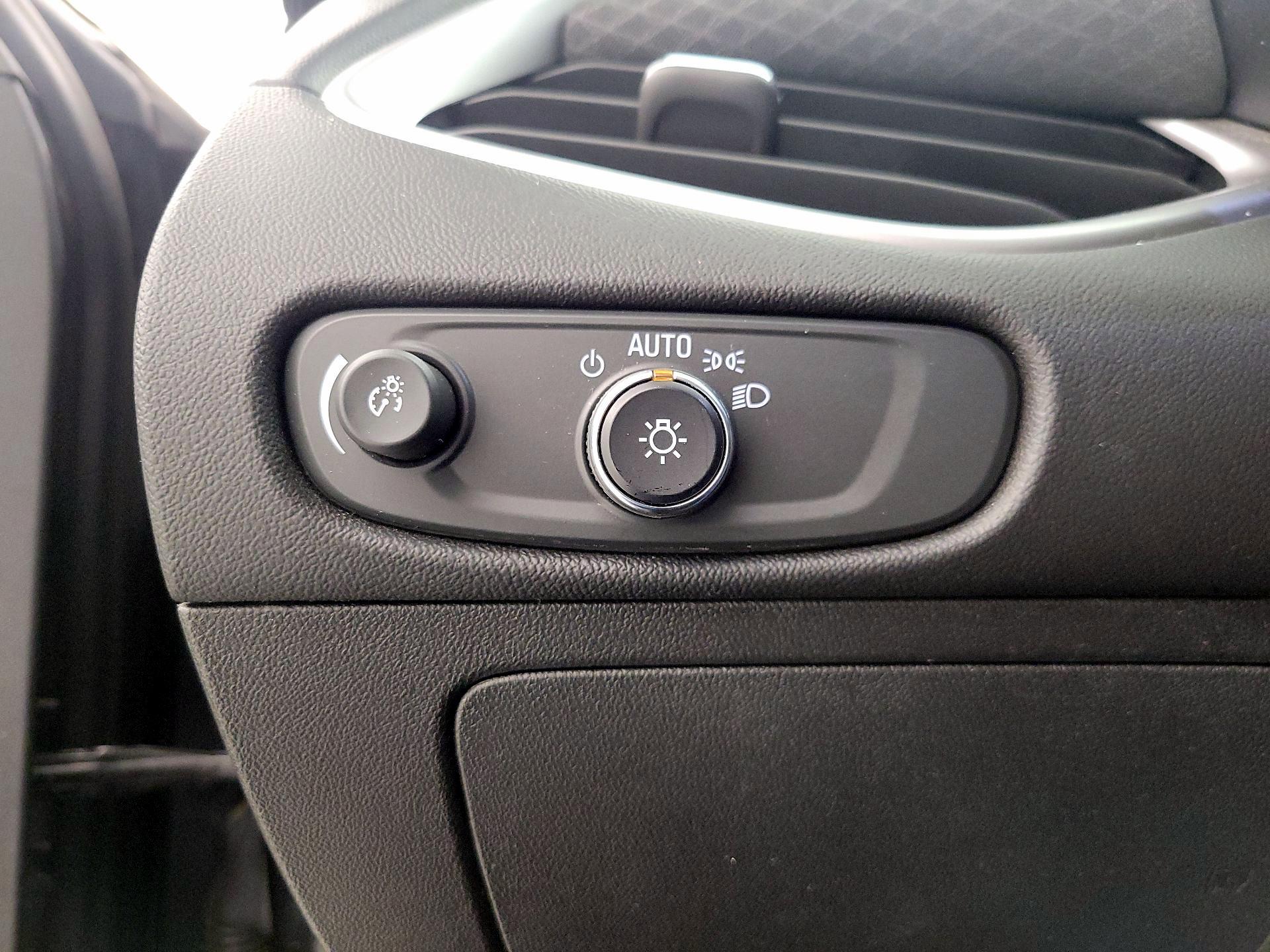 Thumbnail: 2020 Chevrolet Malibu - 13