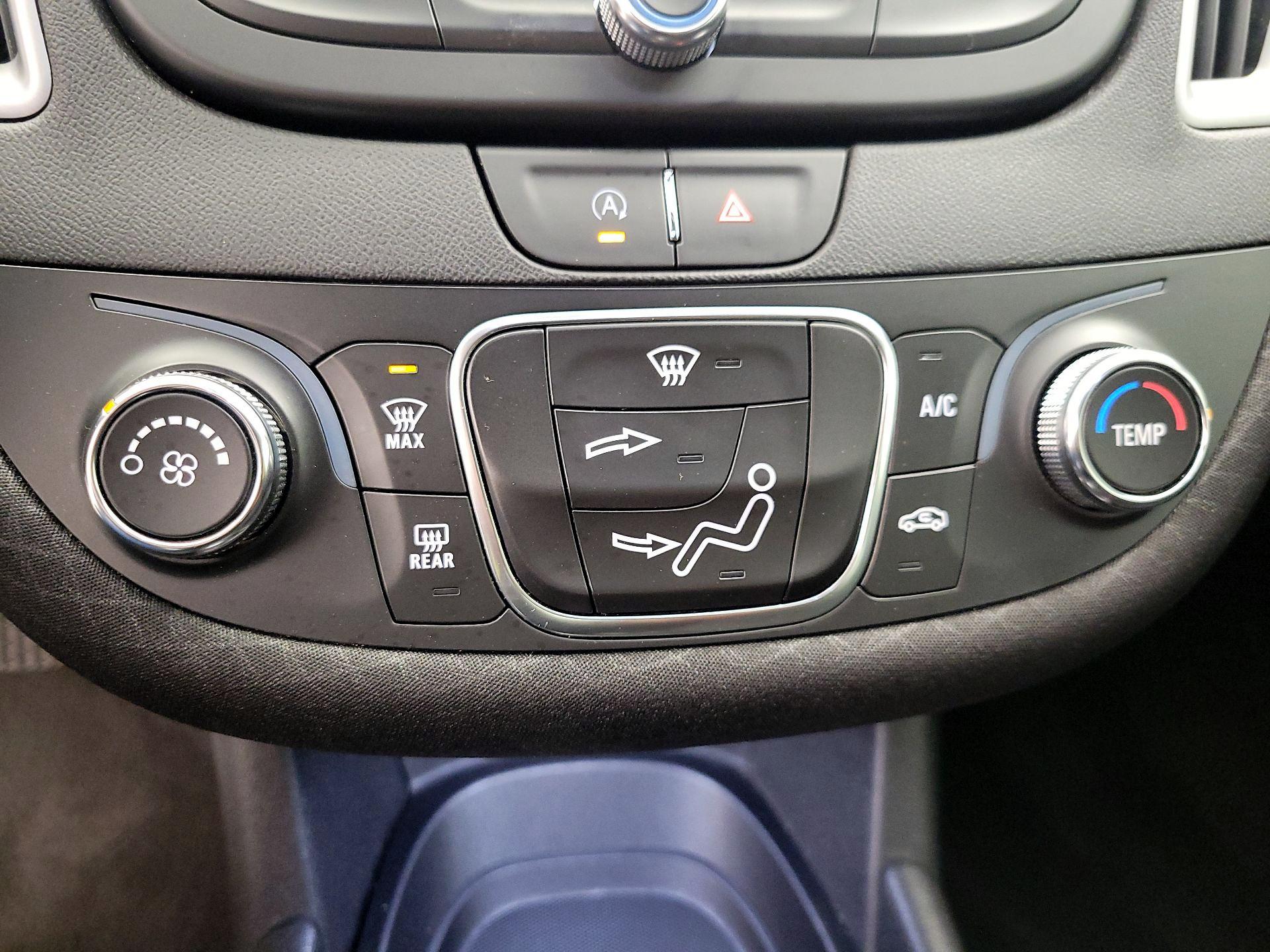 Thumbnail: 2020 Chevrolet Malibu - 16