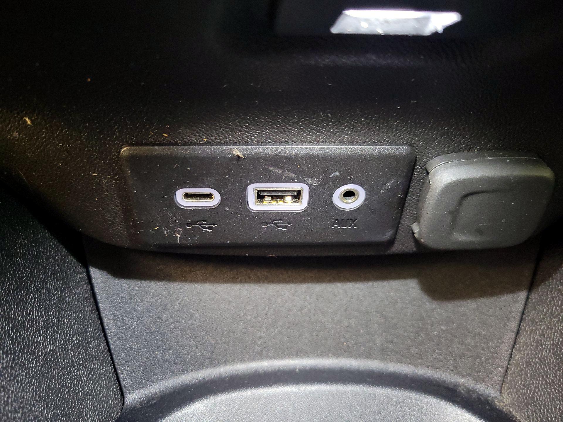 Thumbnail: 2020 Chevrolet Malibu - 18