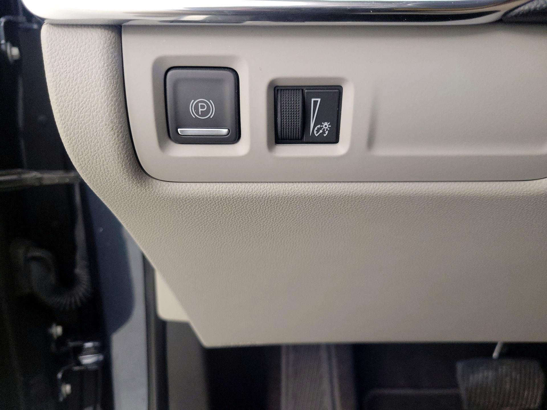 Thumbnail: 2019 Cadillac XT4 - 13