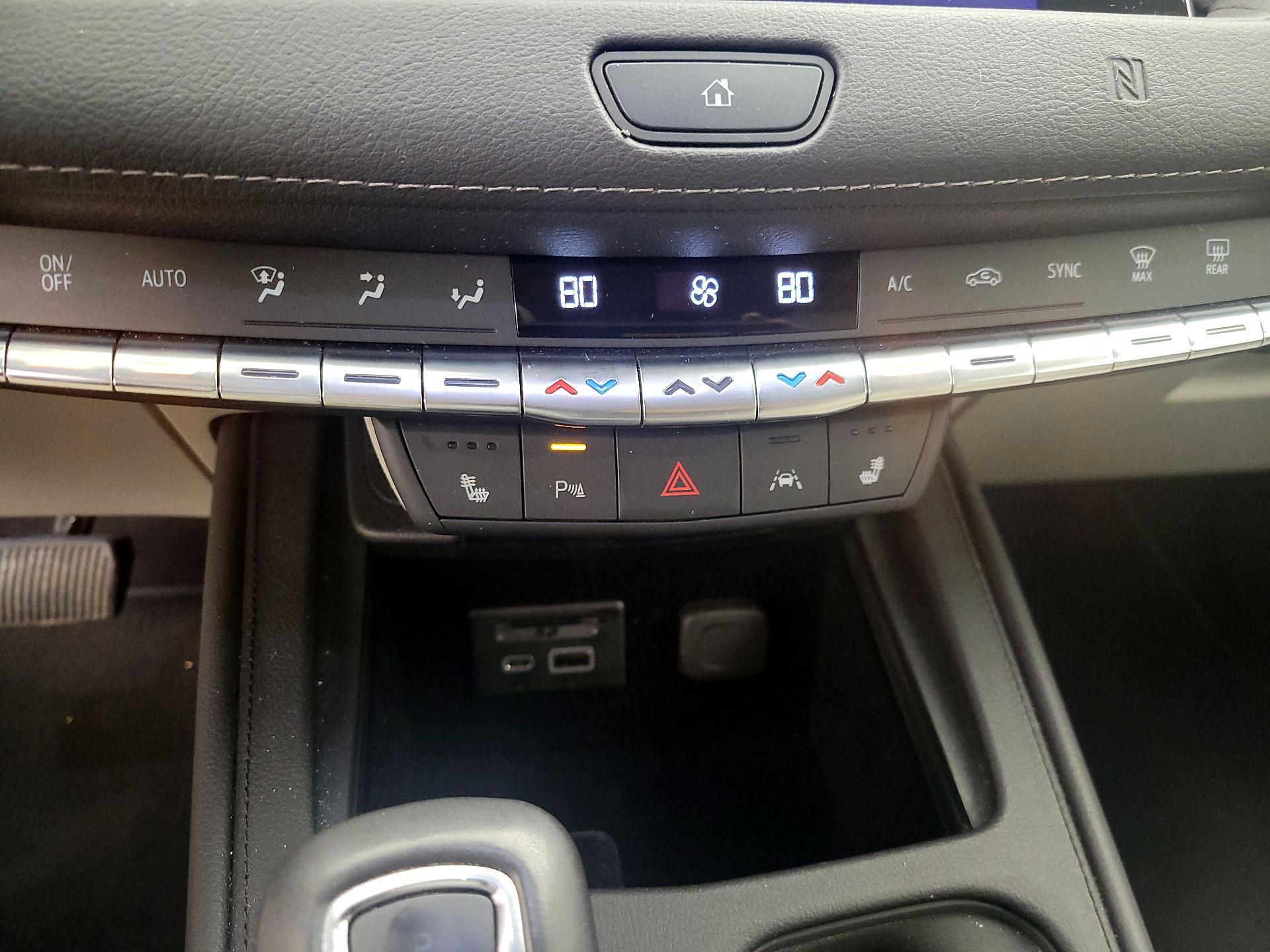 Thumbnail: 2019 Cadillac XT4 - 17