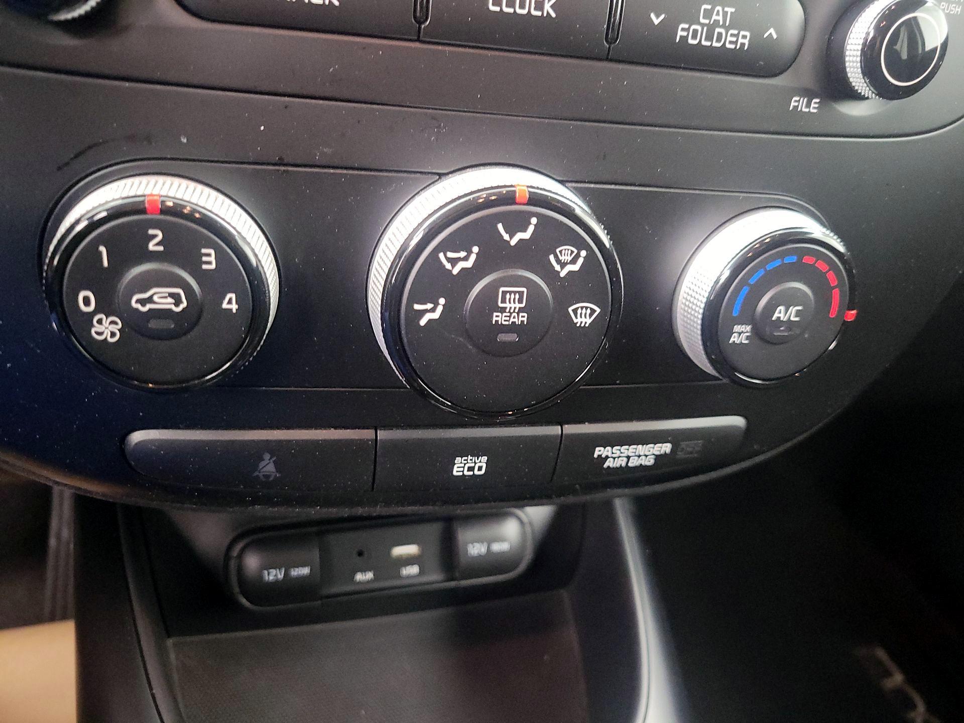 Thumbnail: 2016 Kia Soul - 16